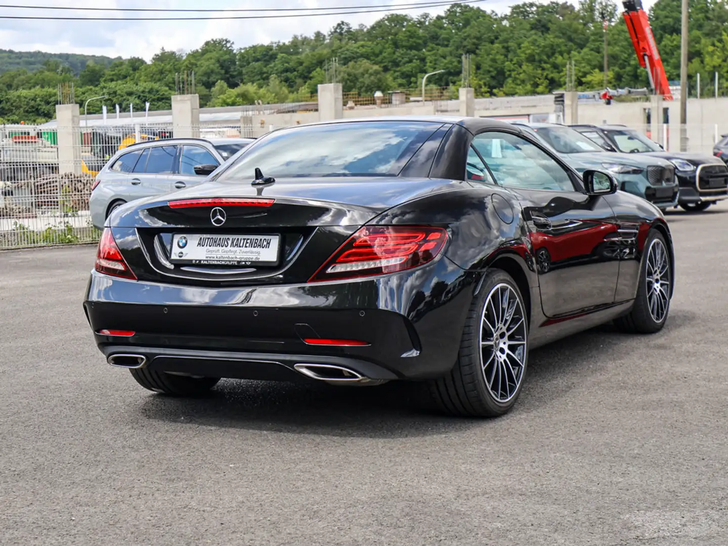 Mercedes-Benz SLC 200 AMG Line FACEL. PANO LED NIGHT PAKET Black - 2