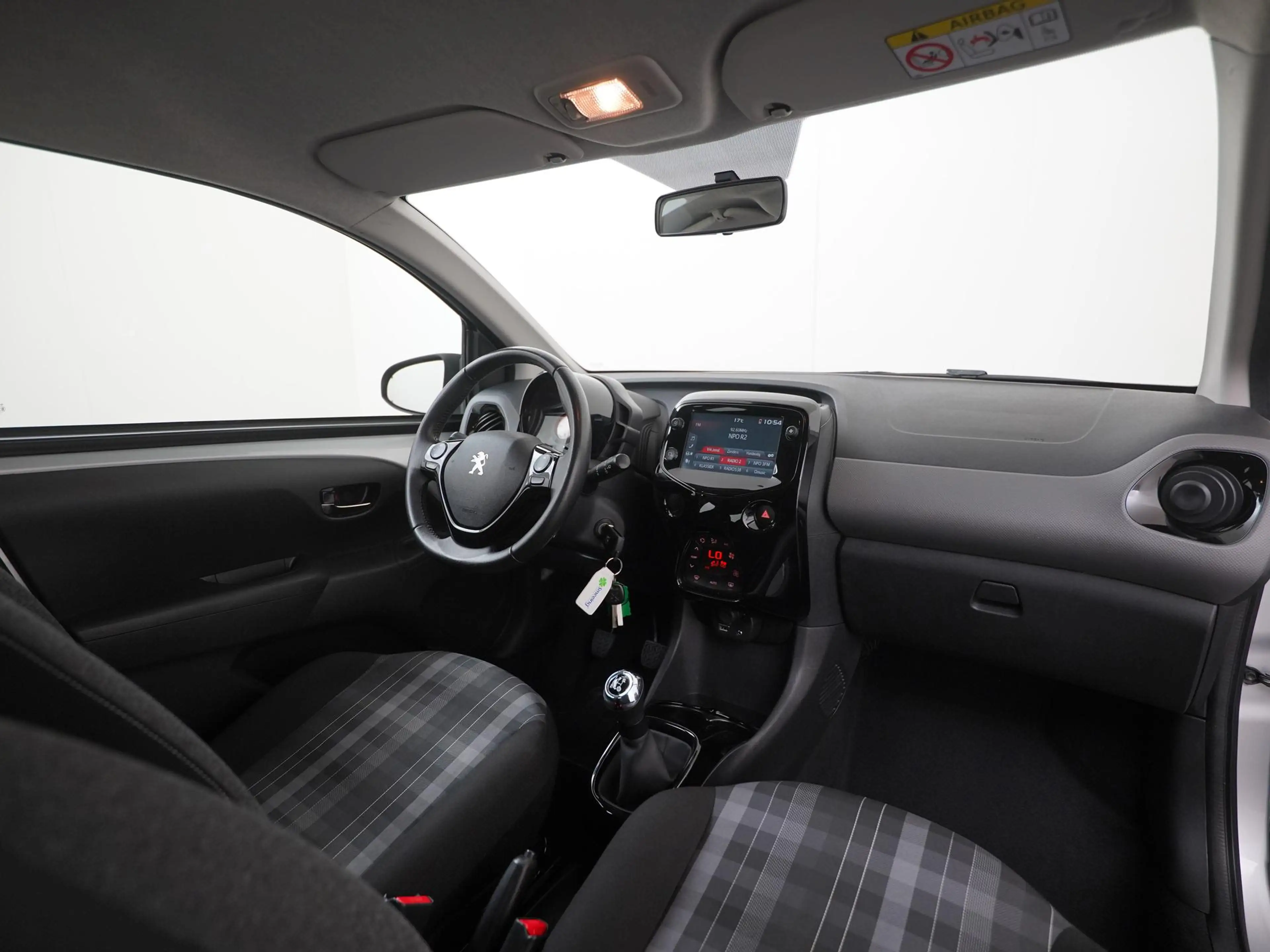 Peugeot 108 1.0 e-VTi Blue Lease Executive | Camera | Apple/An — photo 2