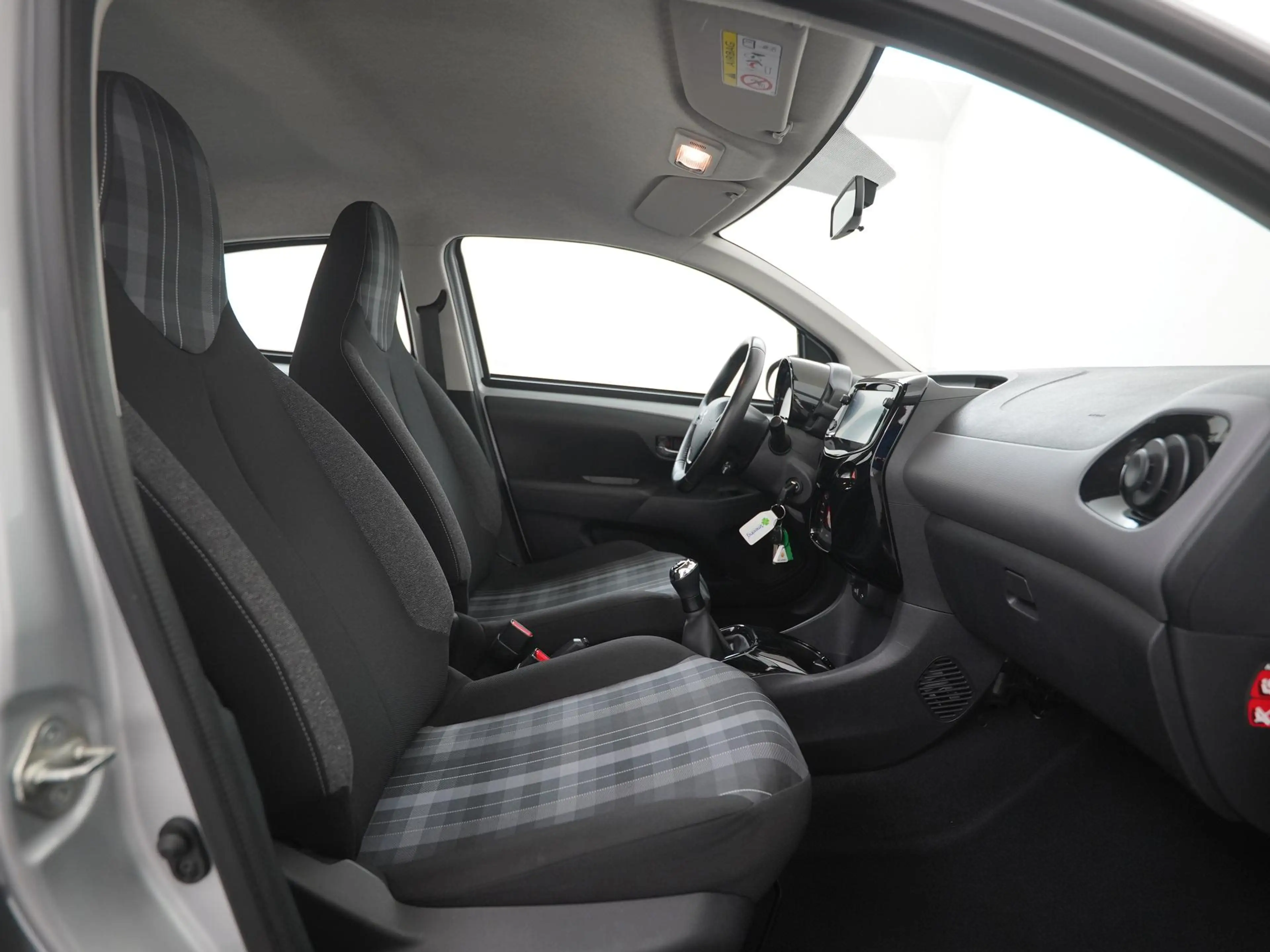 Peugeot 108 1.0 e-VTi Blue Lease Executive | Camera | Apple/An — photo 3