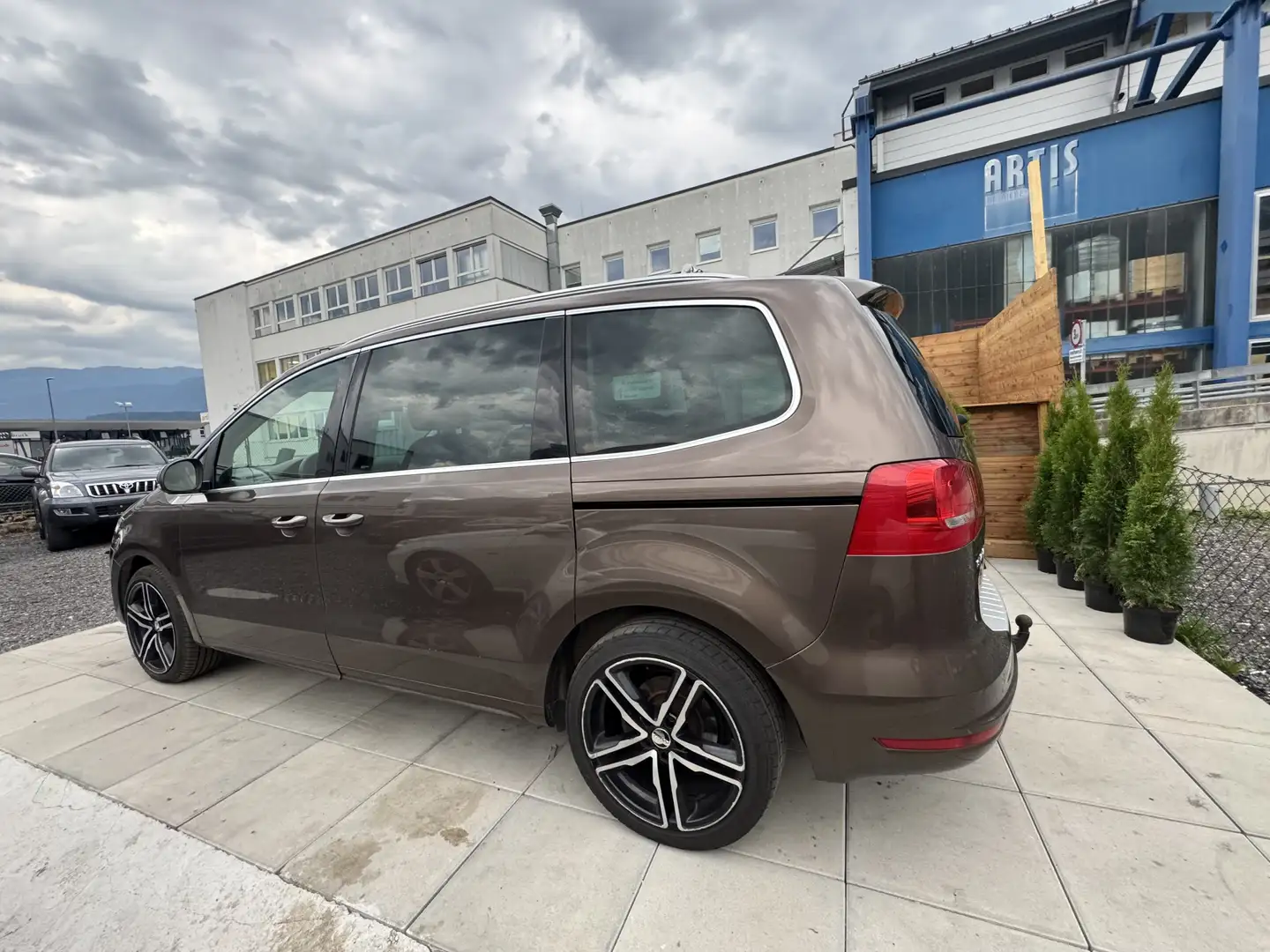 Volkswagen Sharan Comfortline BMT 4Motion Braun - 2