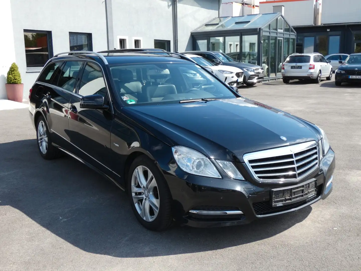 Mercedes-Benz E 220 CDI T-Modell*Leder*Navi*Pdc*Tempomat* Schwarz - 2