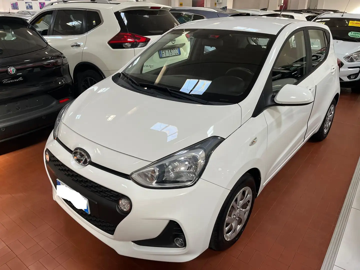 Hyundai i10 1.0 LPGI Econext Login Bianco - 1