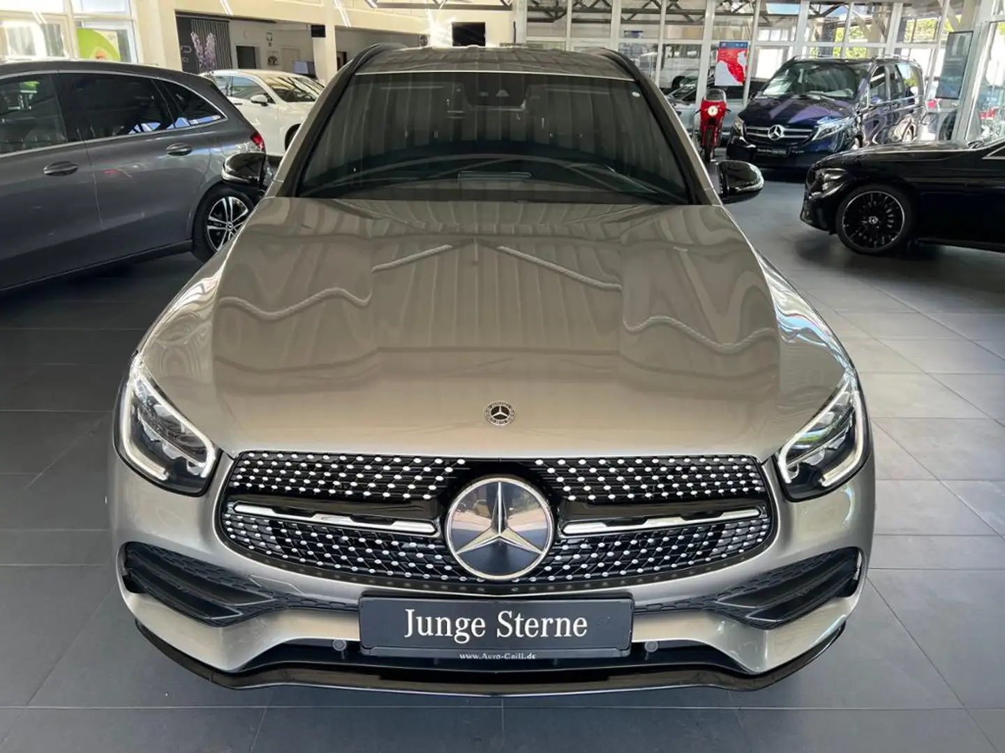 Mercedes-Benz GLC 200 4M AMG Night 20Zoll TotWi elektHeckkl Zilver - 2