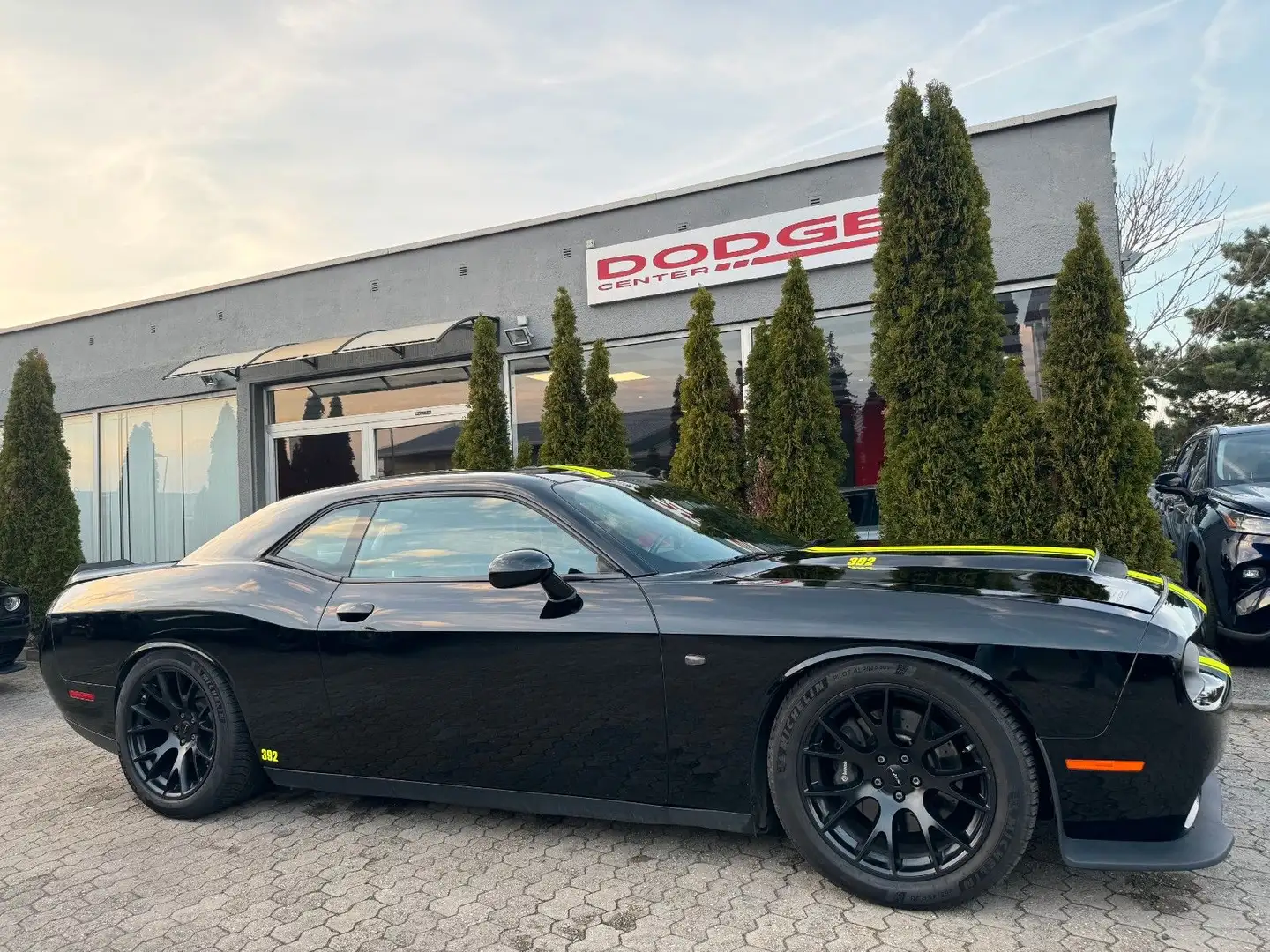 Dodge Challenger 6,4L Scat Pack  SHZ/LHZ/Alcantara Zwart - 1