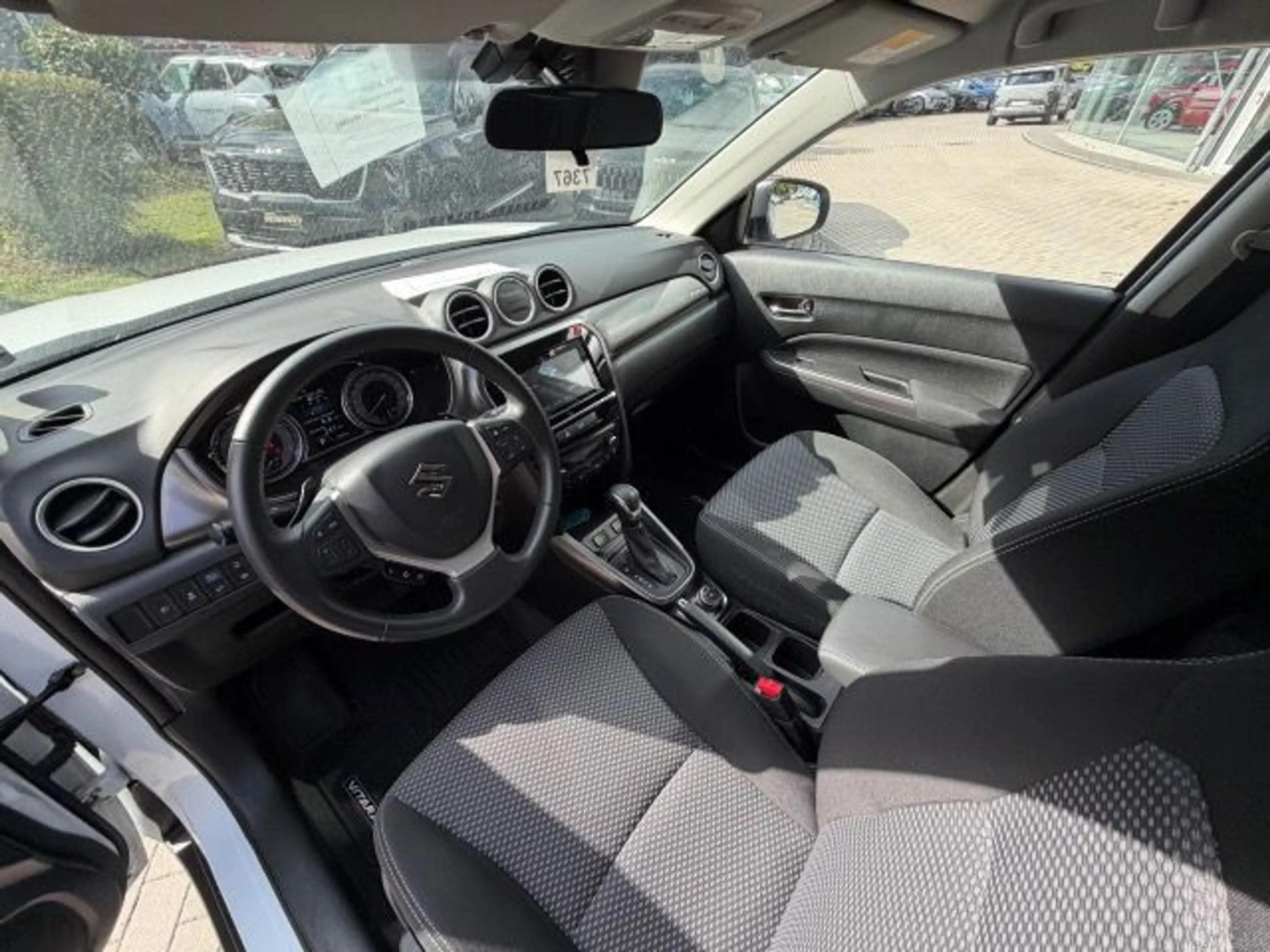Suzuki Vitara VITARA 1.5 HYBRID COMFORT ALLGRIP AGS AUTOMATIK — photo 14