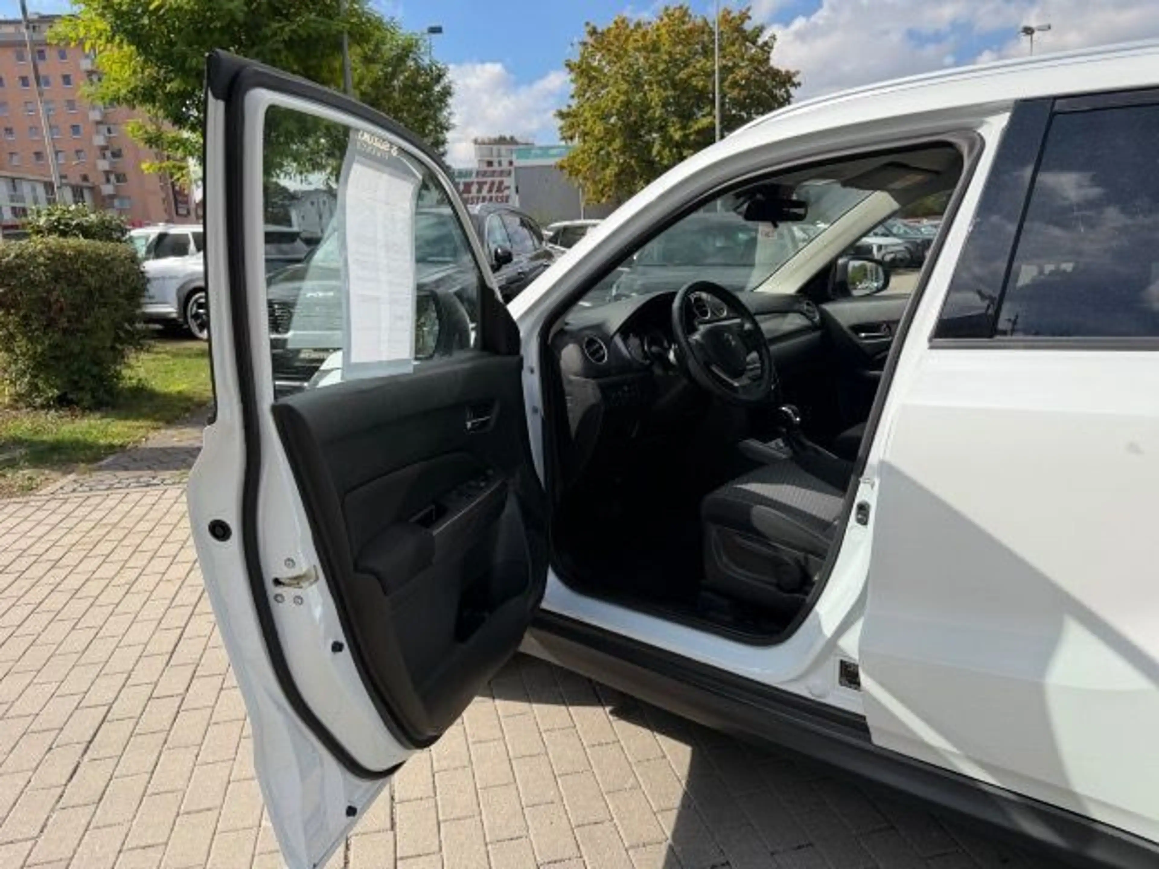 Suzuki Vitara VITARA 1.5 HYBRID COMFORT ALLGRIP AGS AUTOMATIK — photo 12