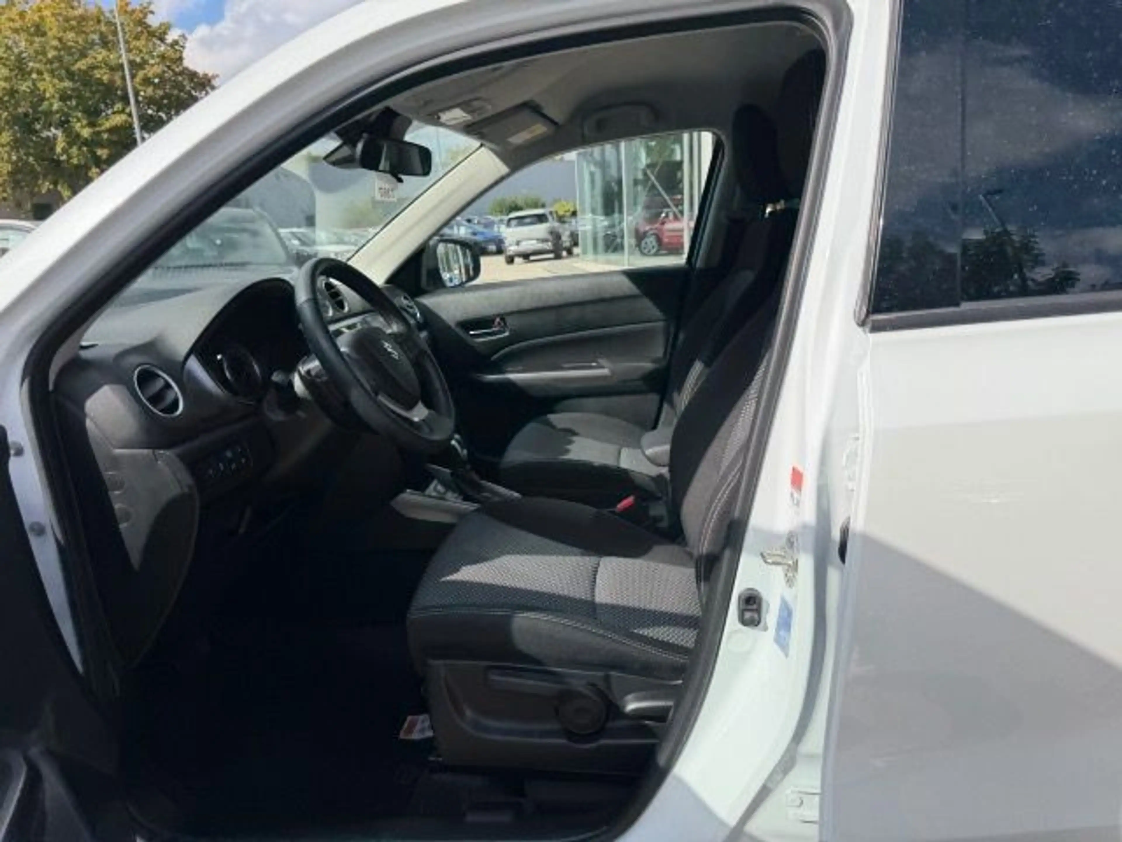 Suzuki Vitara VITARA 1.5 HYBRID COMFORT ALLGRIP AGS AUTOMATIK — photo 13