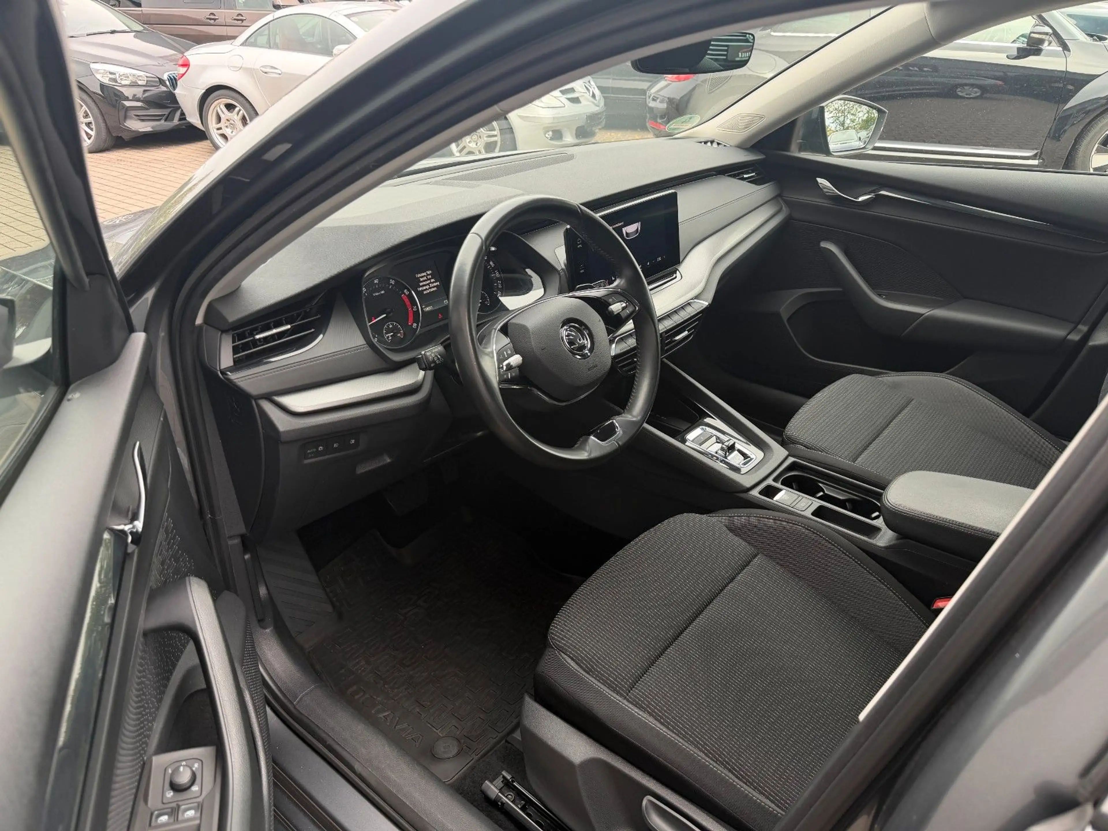 Skoda Octavia Combi Ambition*Tempomat*LED*e-TEC* — photo 12