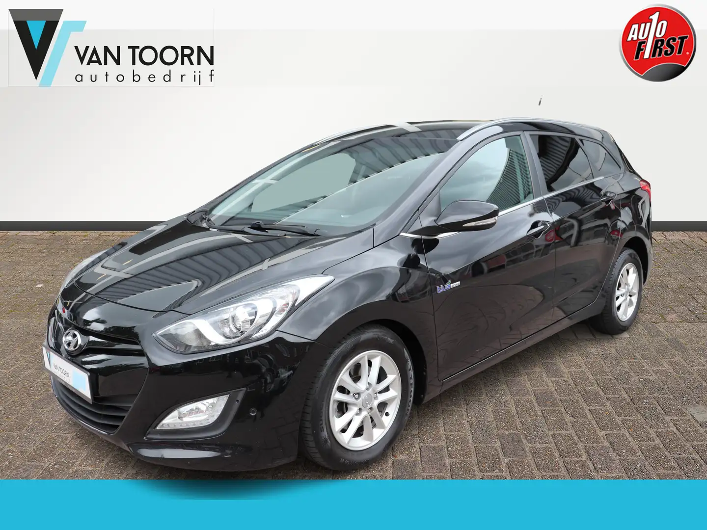 Hyundai i30 Wagon 1.6 GDi i-Motion , trekhaak, navigatie. Zwart - 1