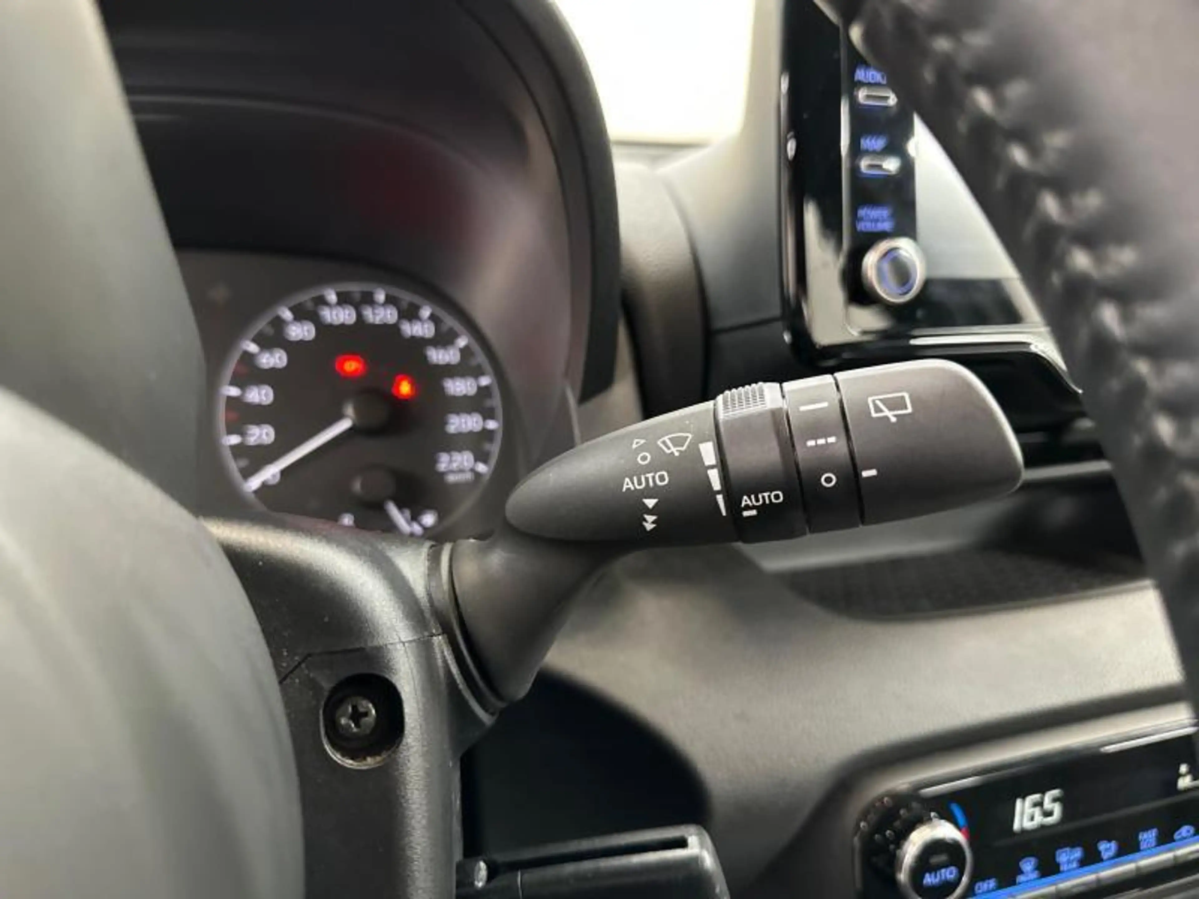 Toyota Yaris Dynamic — photo 21