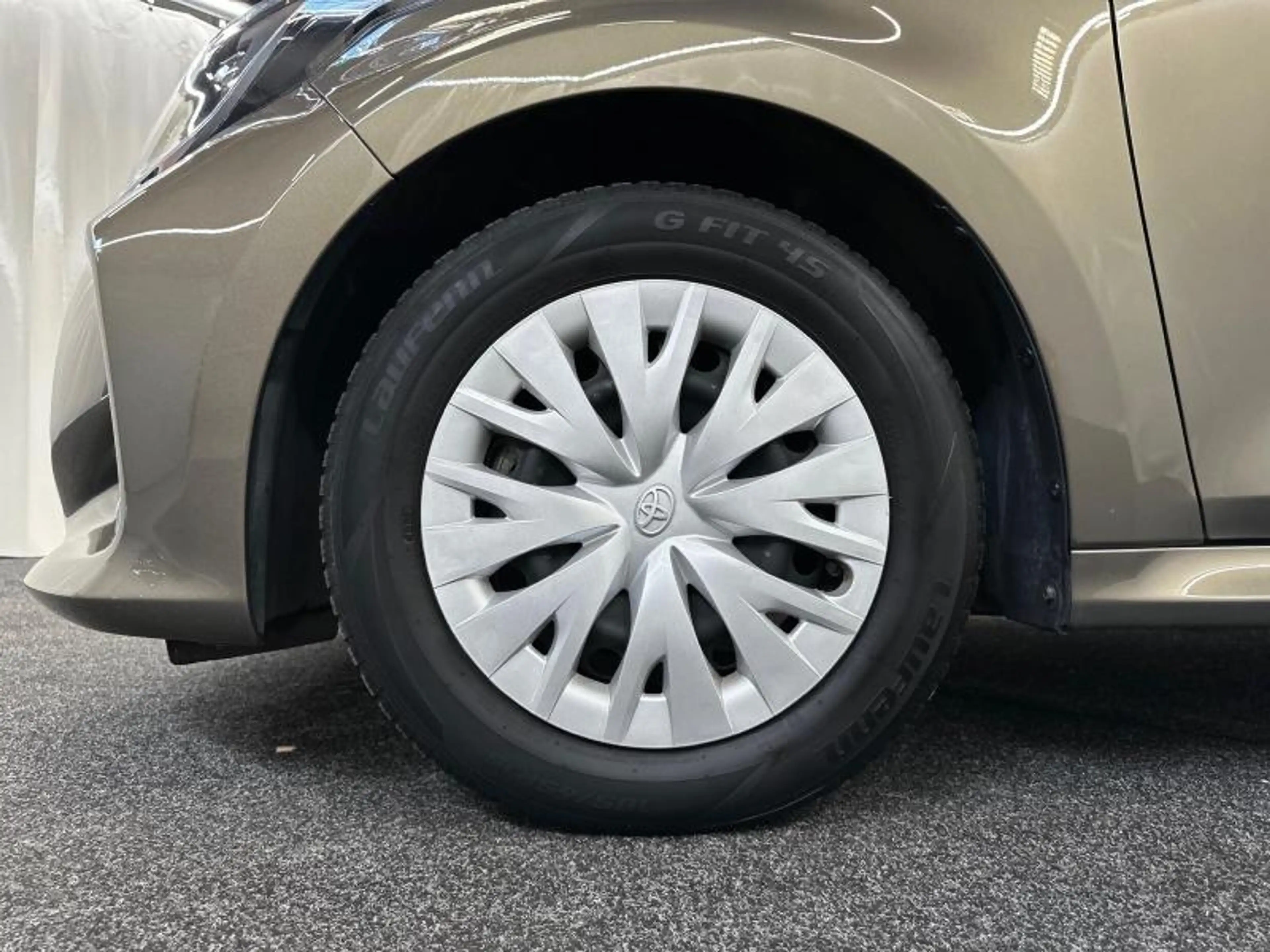 Toyota Yaris Dynamic — photo 13