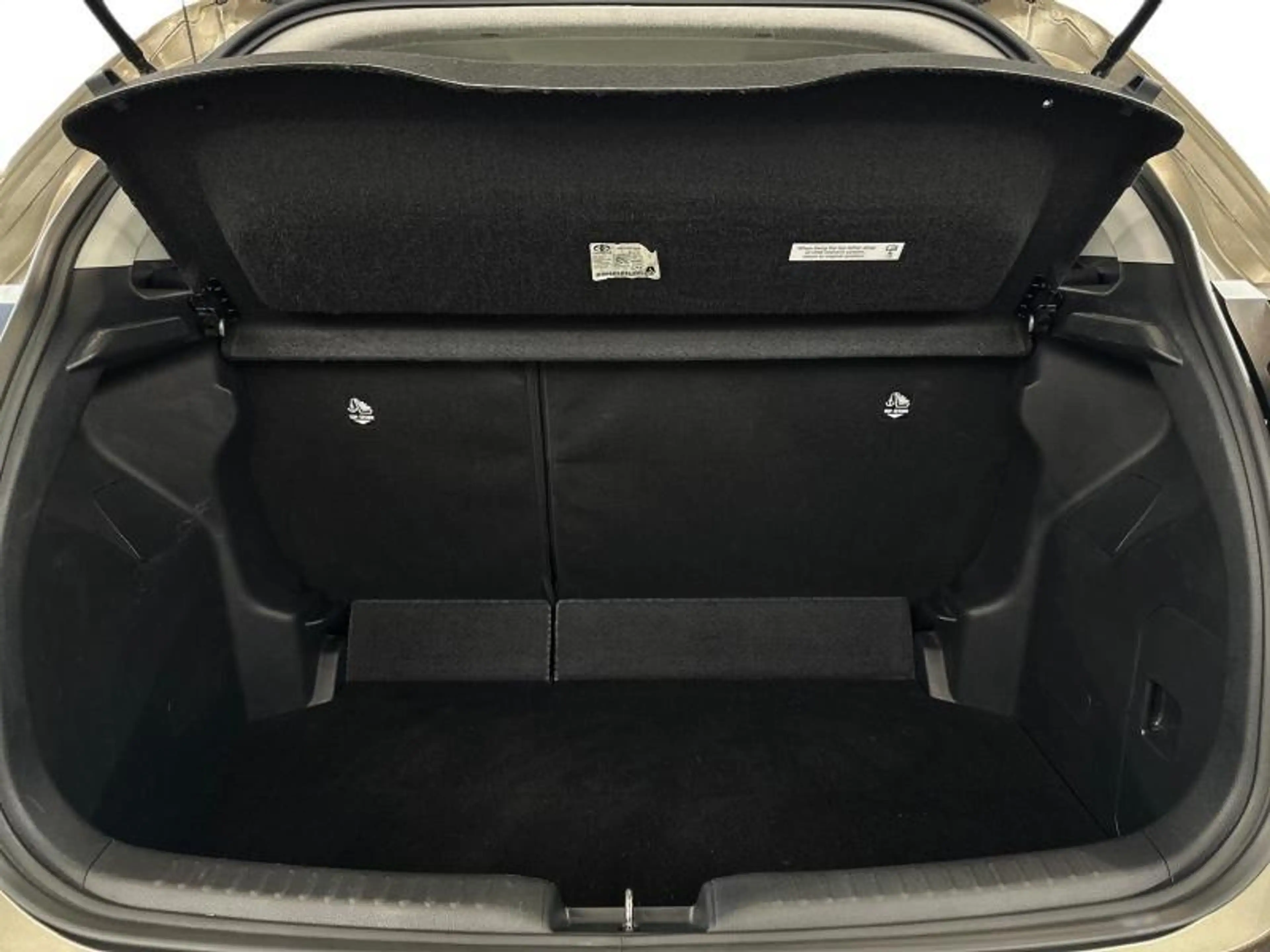 Toyota Yaris Dynamic — photo 9