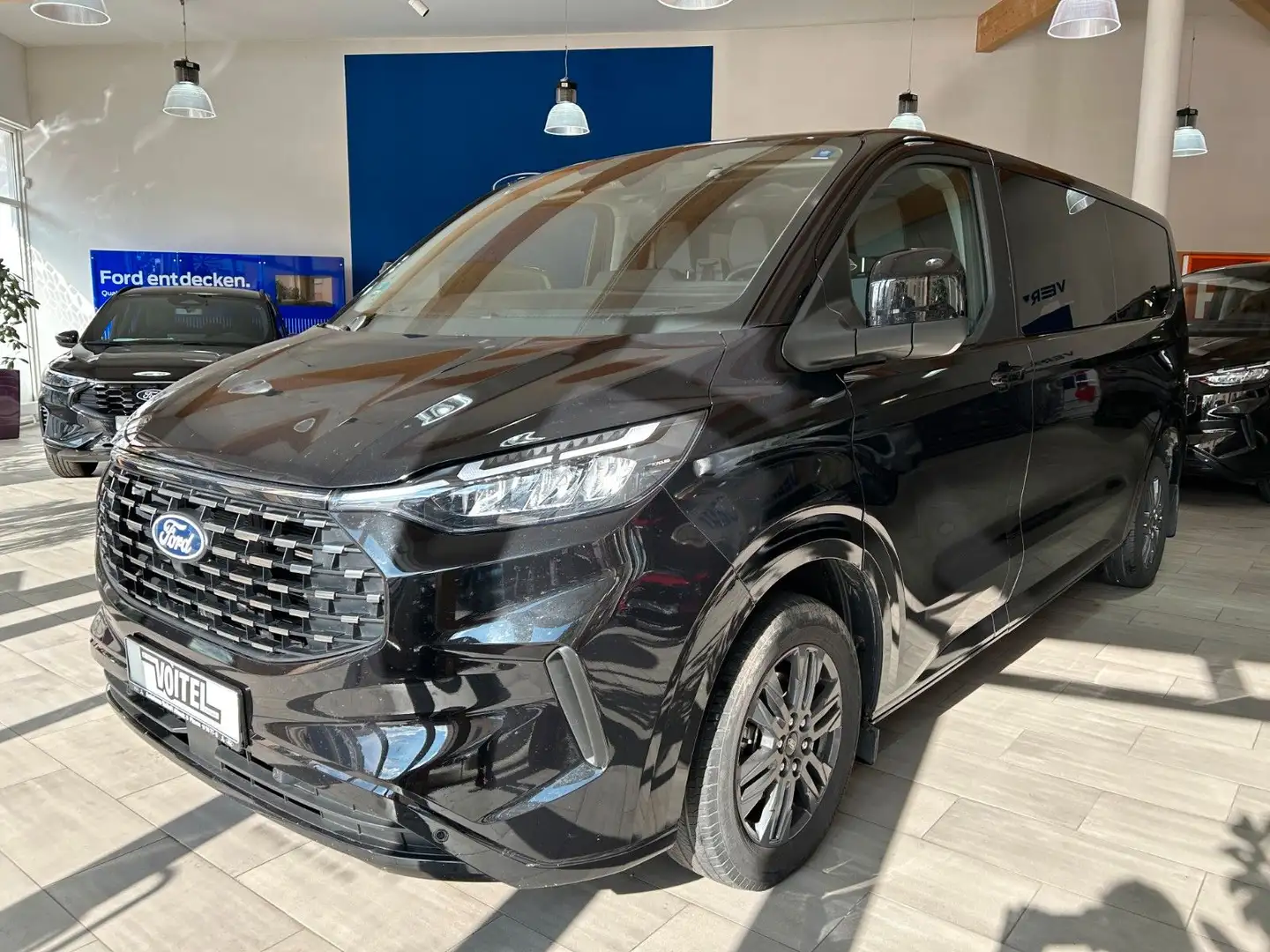 Ford Tourneo Custom Bus 320 L2 Tourneo Titanium AWD Noir - 1