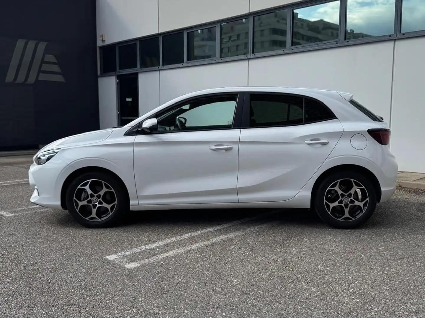 MG MG3 Hybrid+ Ausstattung: Luxury Weiß - 2