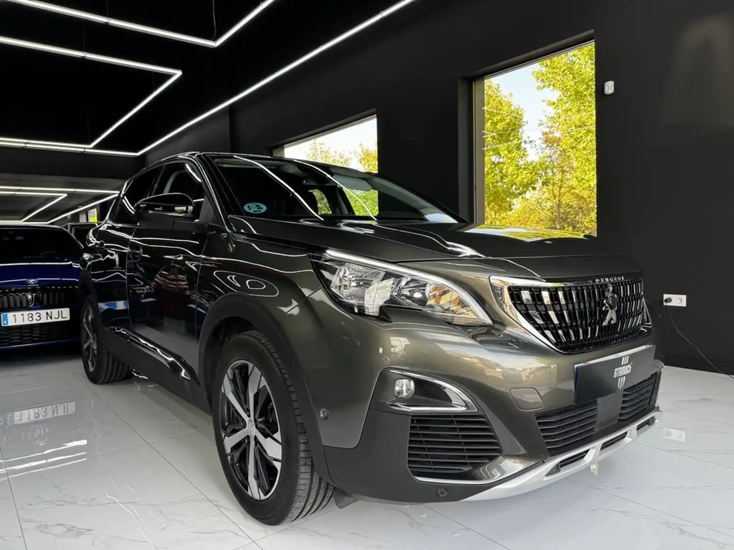 Peugeot 3008 1.6 BlueHDi Allure 120 Gris - 1