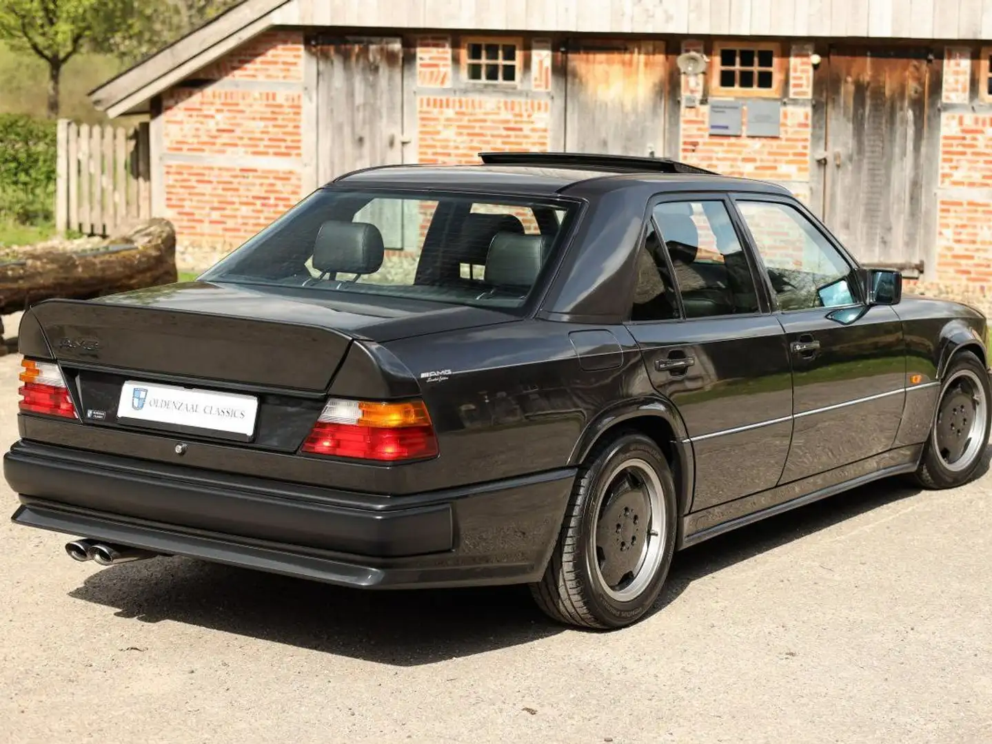 Mercedes-Benz 300 24 AMG Zwart - 2
