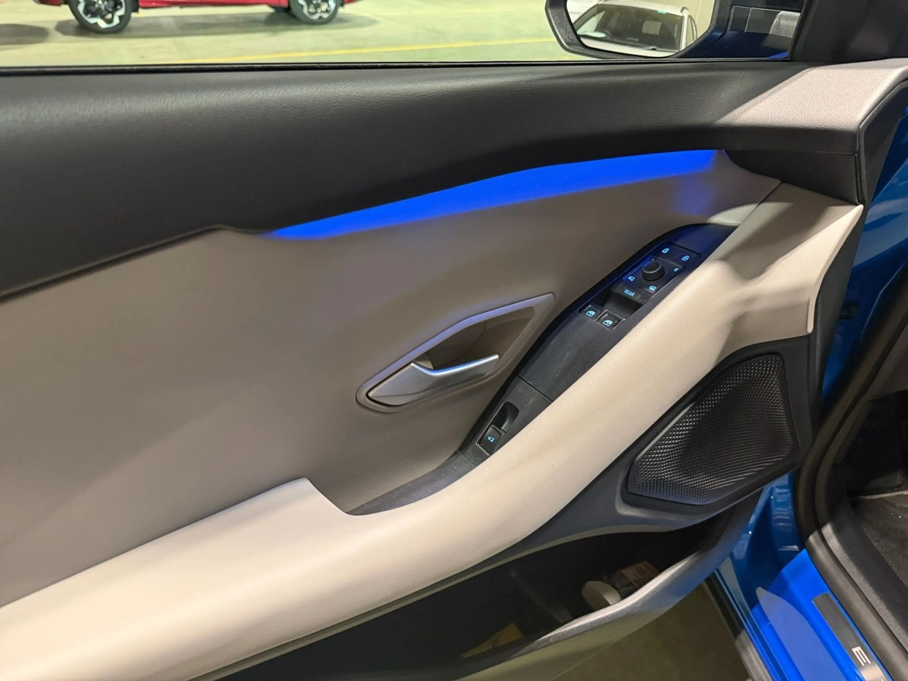 Ford Explorer 79 kWh AWD Premium — photo 15