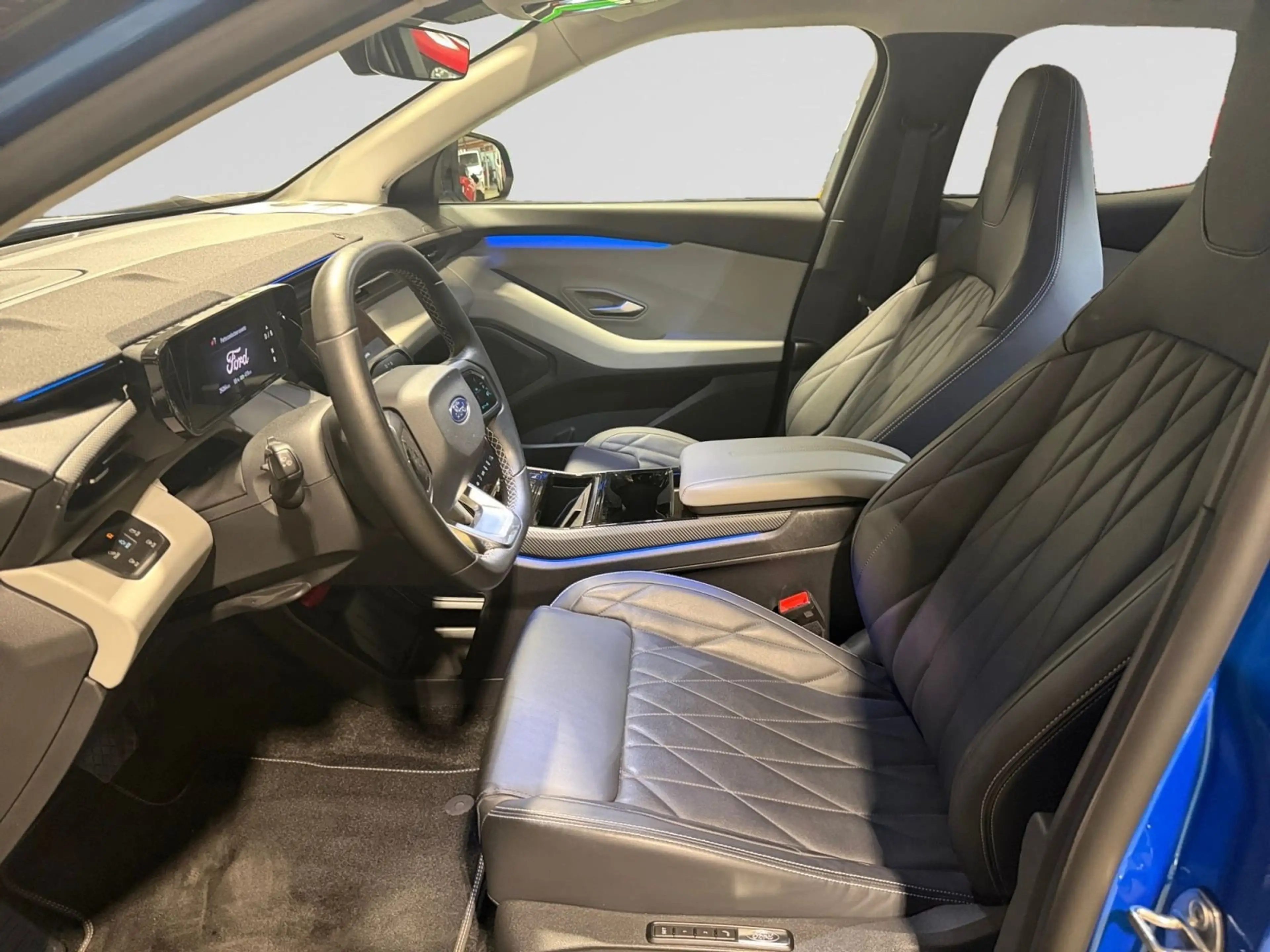 Ford Explorer 79 kWh AWD Premium — photo 9
