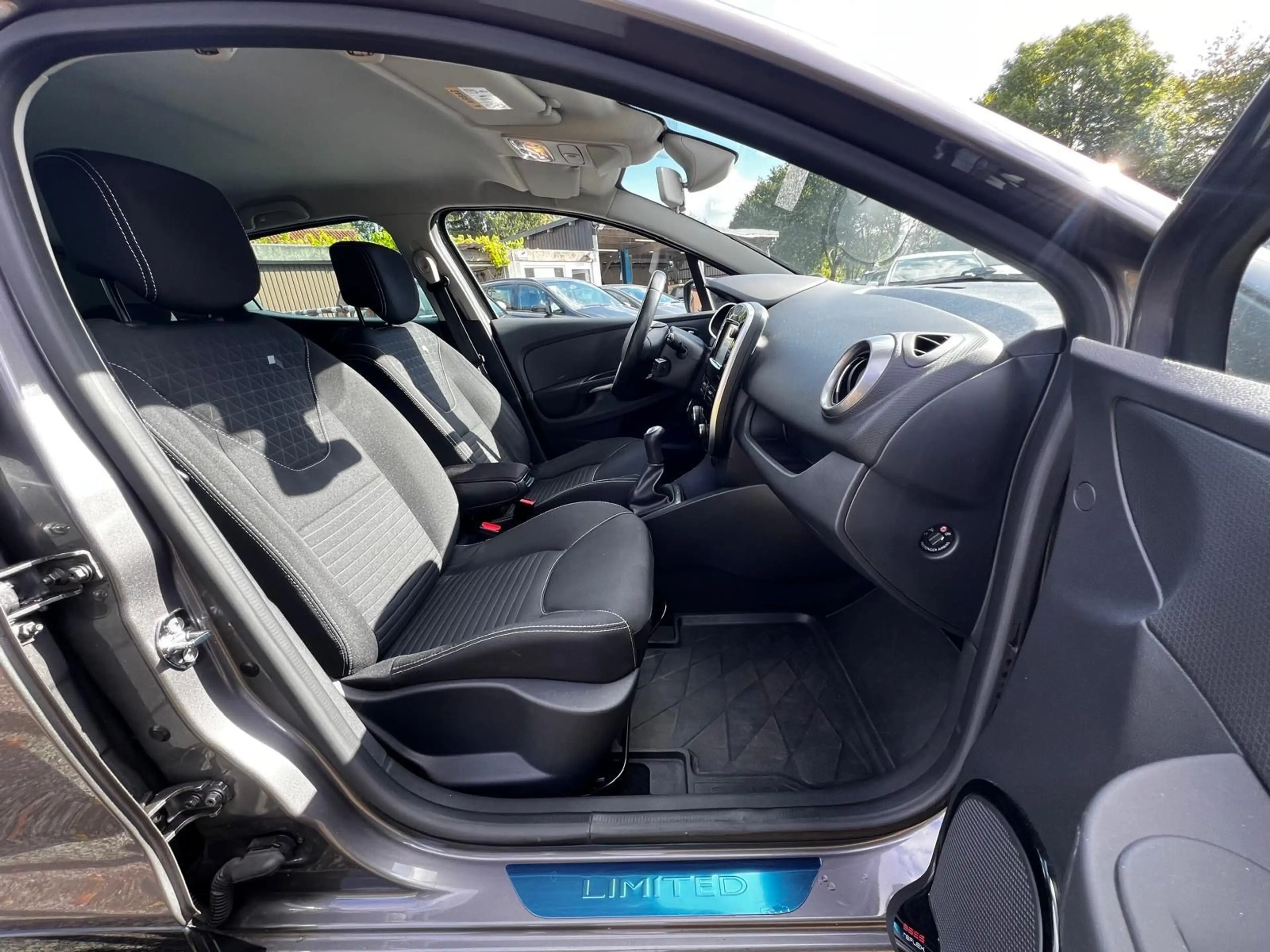 Renault Clio IV 1.2 Limited*AHK*75Tkm*Navi*Garantie* — photo 9
