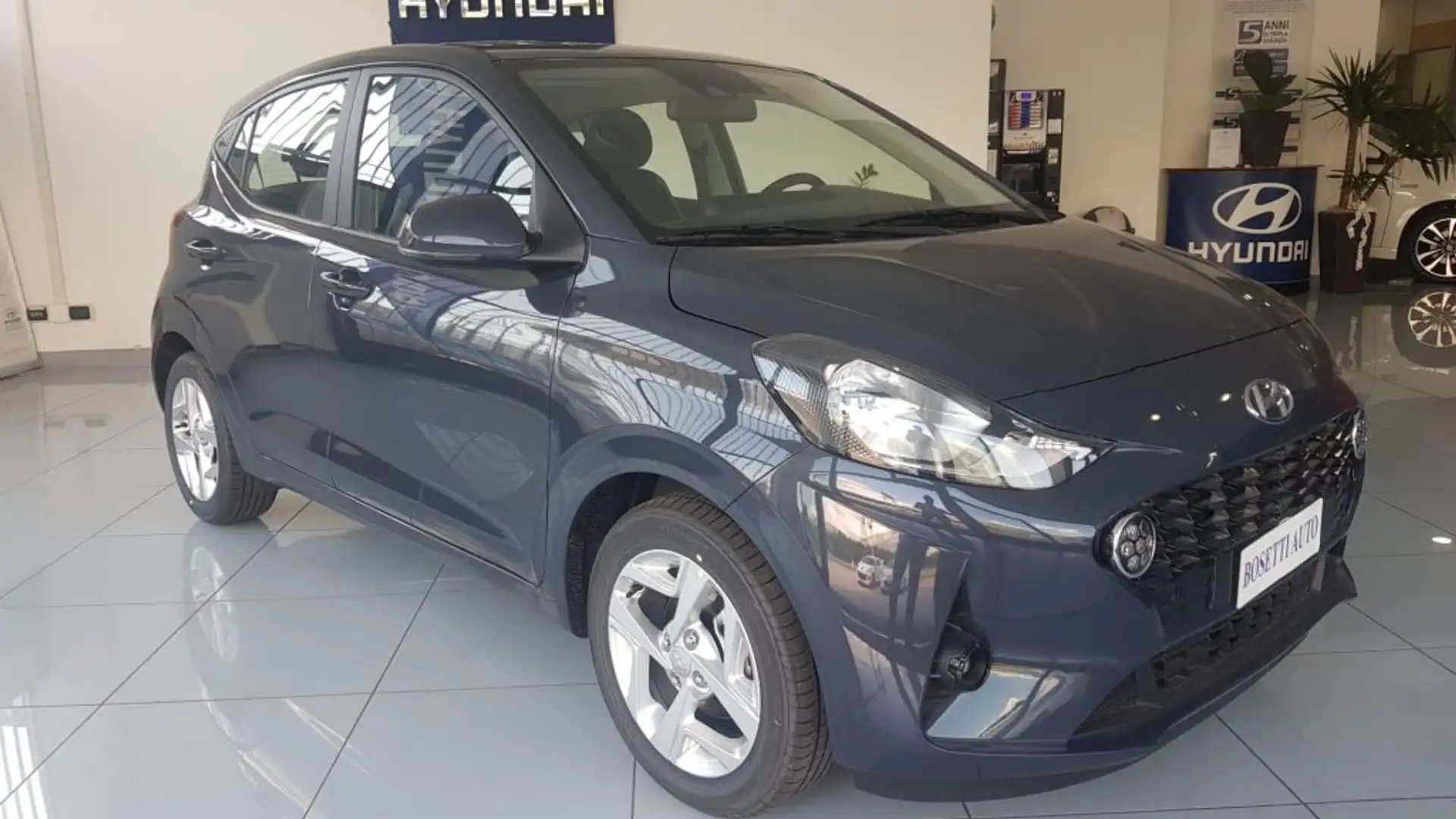 Hyundai i10 1.0 Connectline GPL Grau - 2