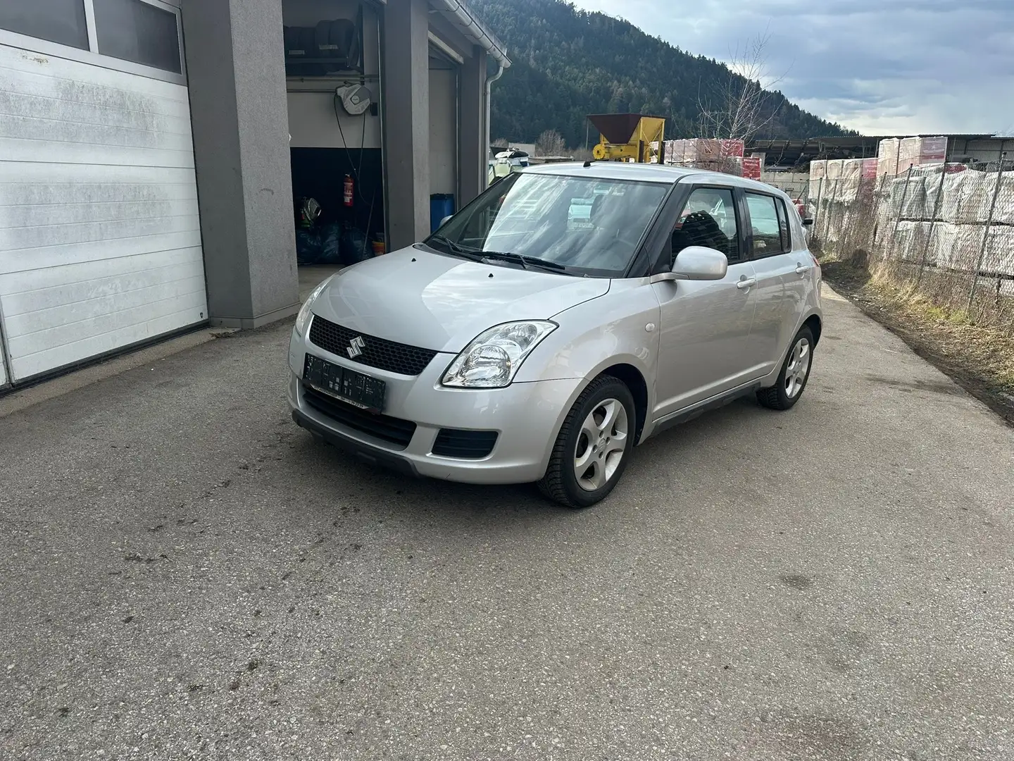 Suzuki Swift 1,3 GL - 1