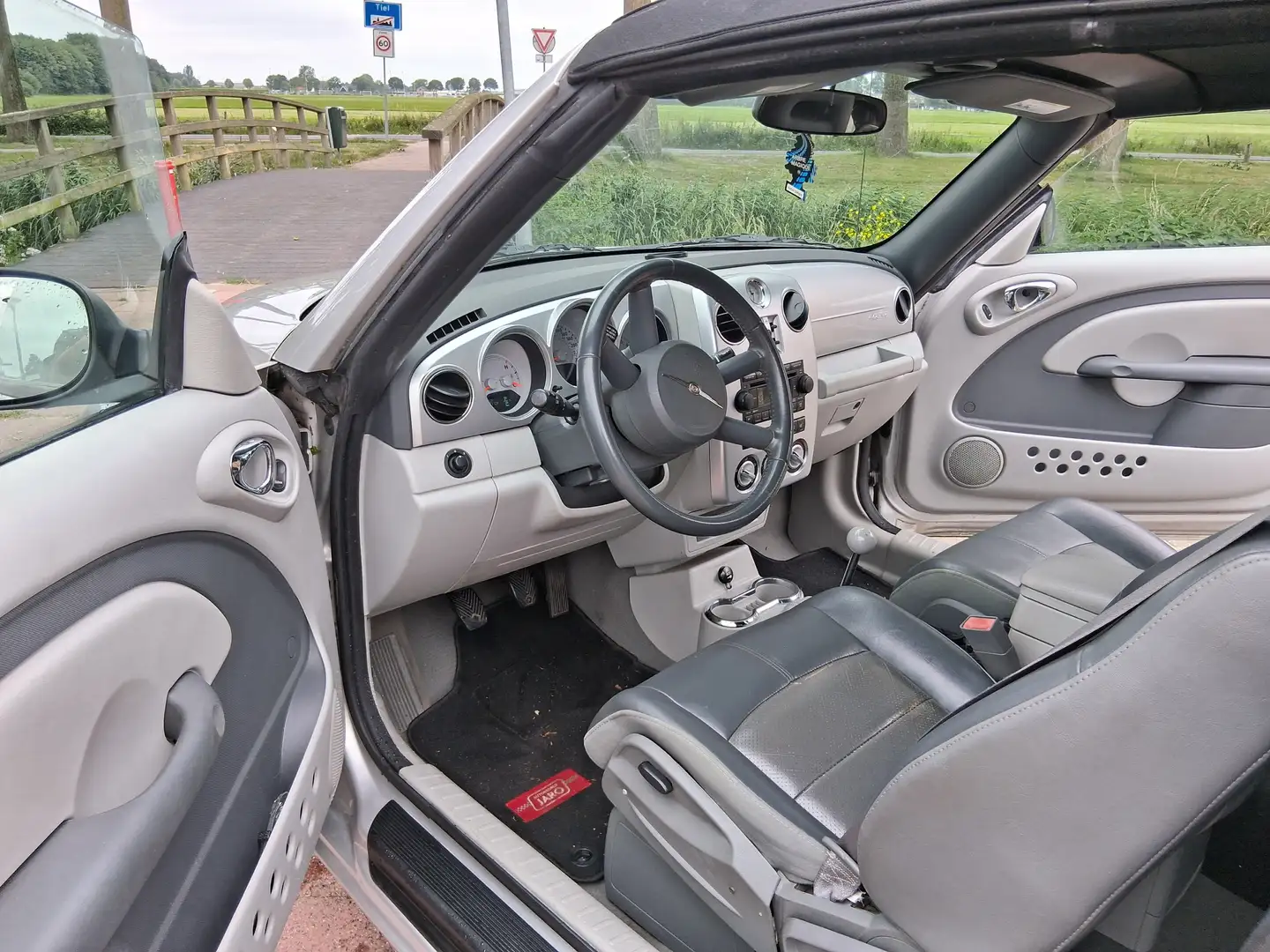 Chrysler PT Cruiser PT Cruiser 2.4i Limited Срібний - 2