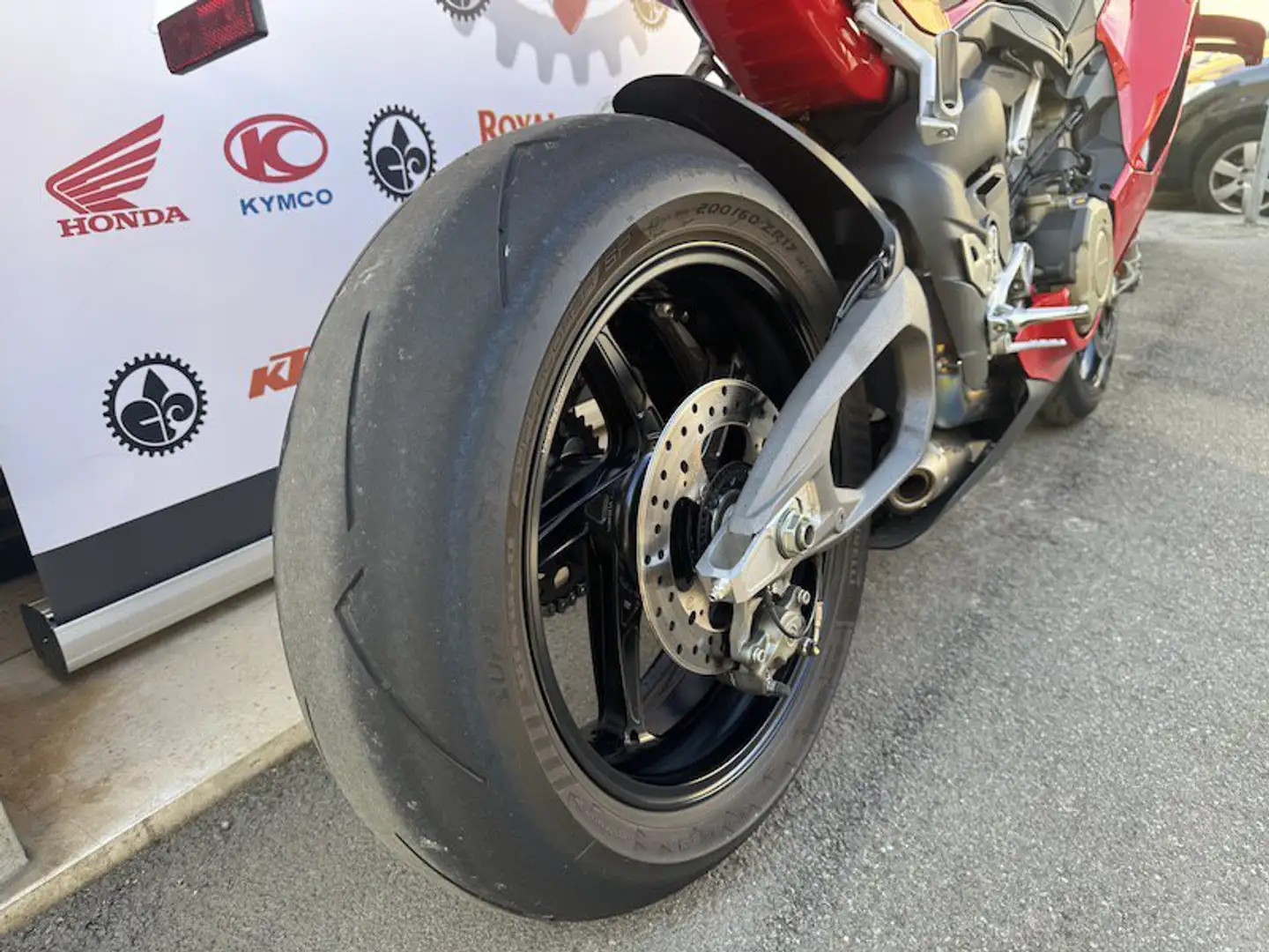 Ducati Panigale V4 S - 2