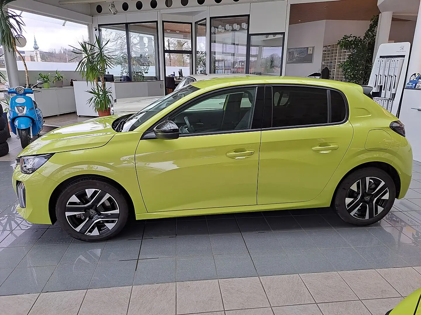 Peugeot 208 Allure Gelb - 2