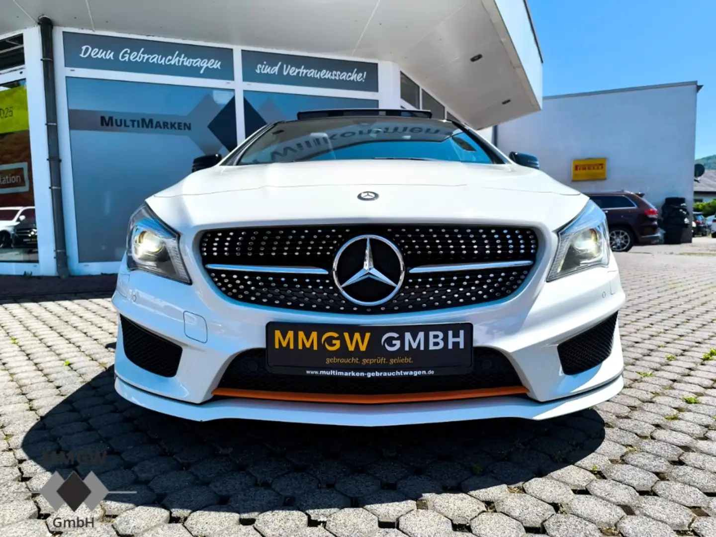 Mercedes-Benz CLA 200 Orange Art Edition Pano Weiß - 2