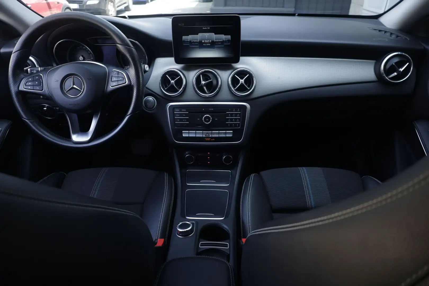 Mercedes-Benz CLA 200 CLA 200 d Automatic Shooting Brake Sport Unicopro Grigio - 2
