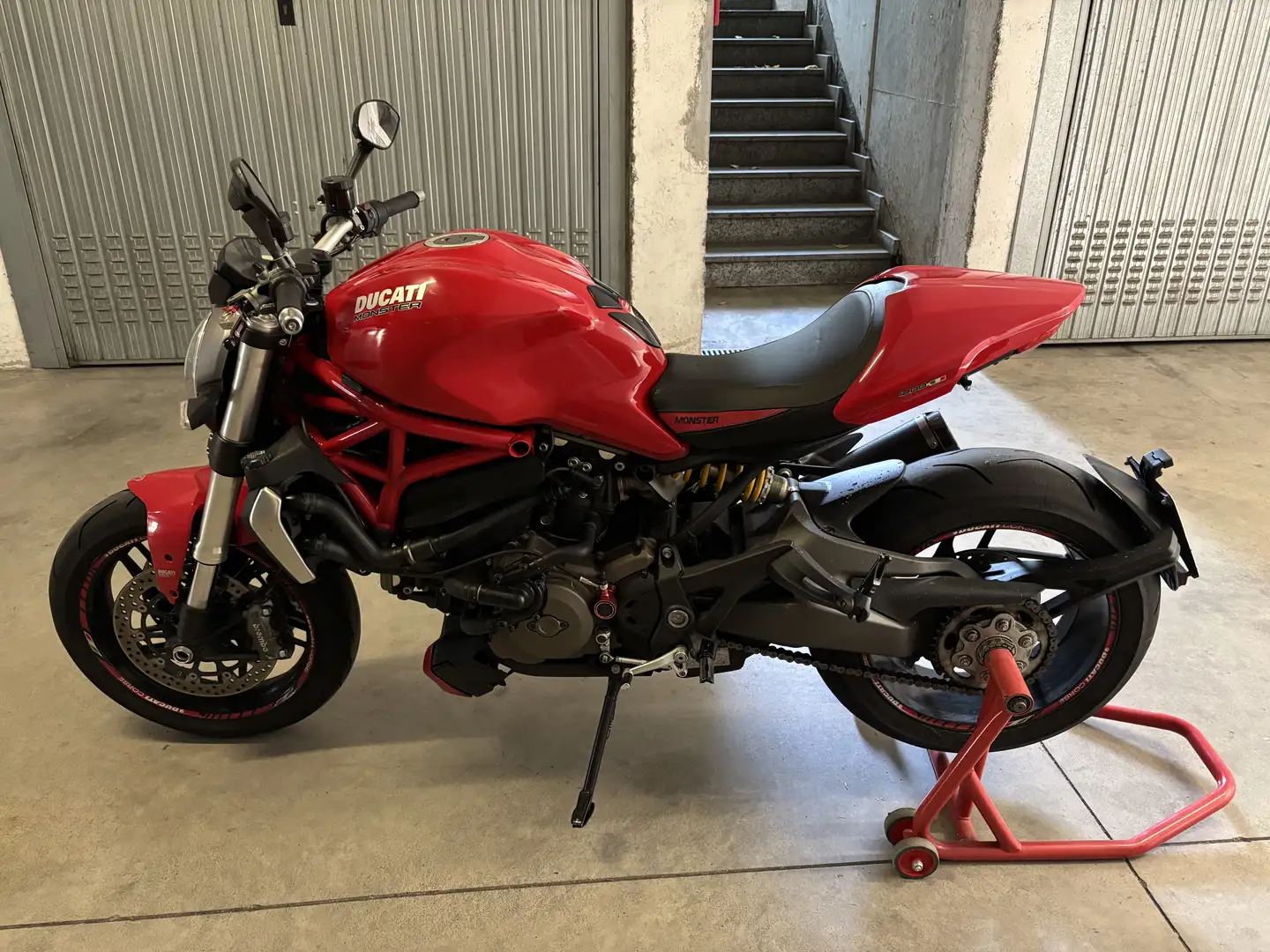 Ducati Monster 1200 Rouge - 1