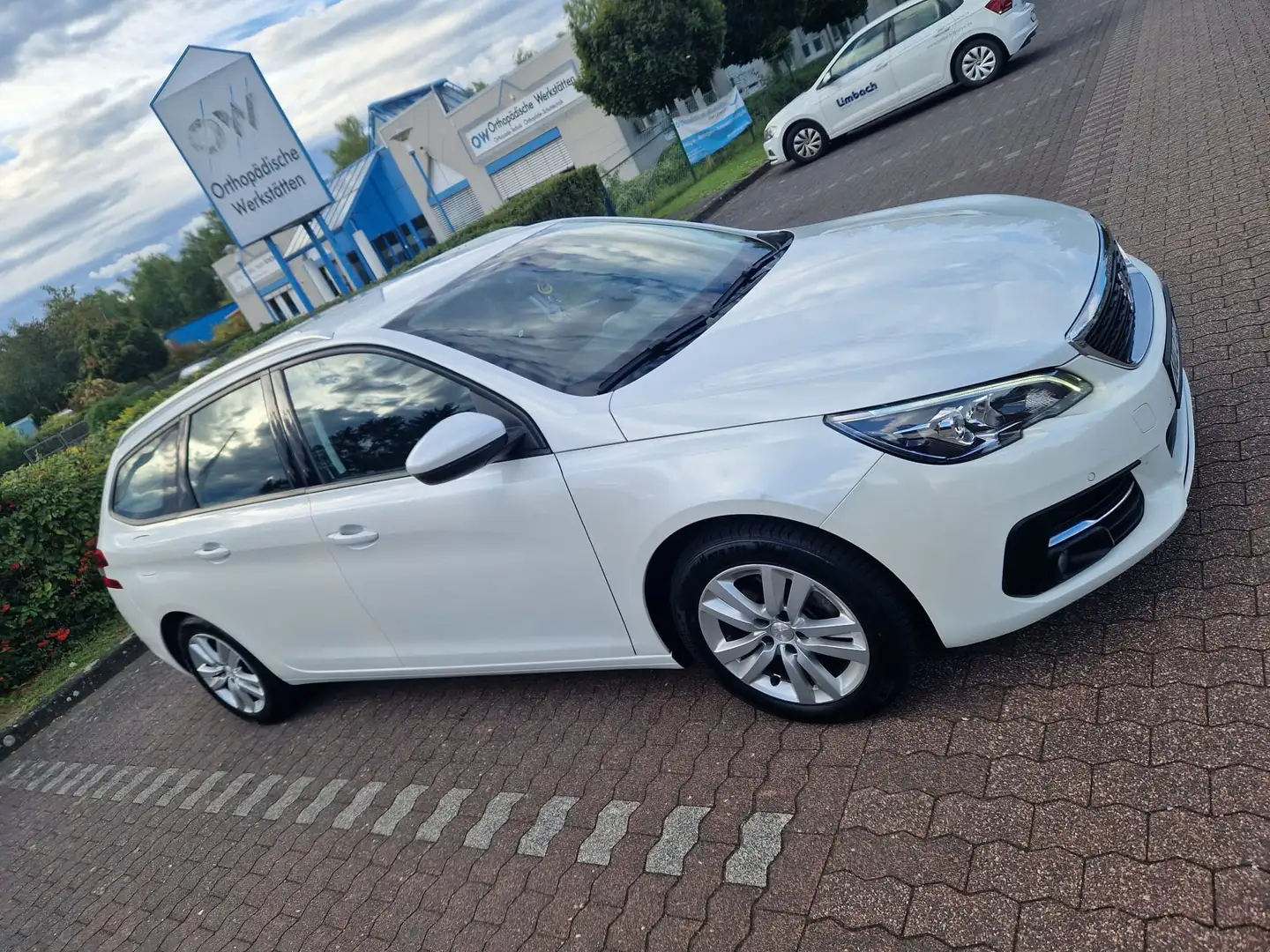 Peugeot 308 Active Business Weiß - 2