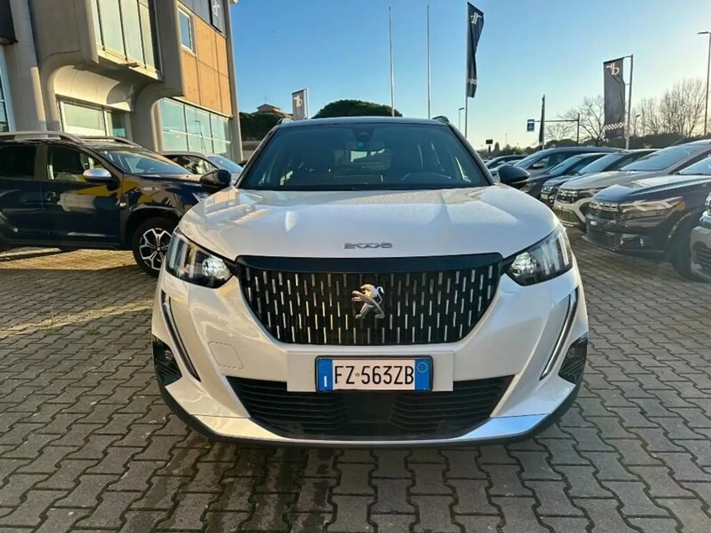 Peugeot 2008 2008 PureTech 130 S&S GT Line Bianco - 2