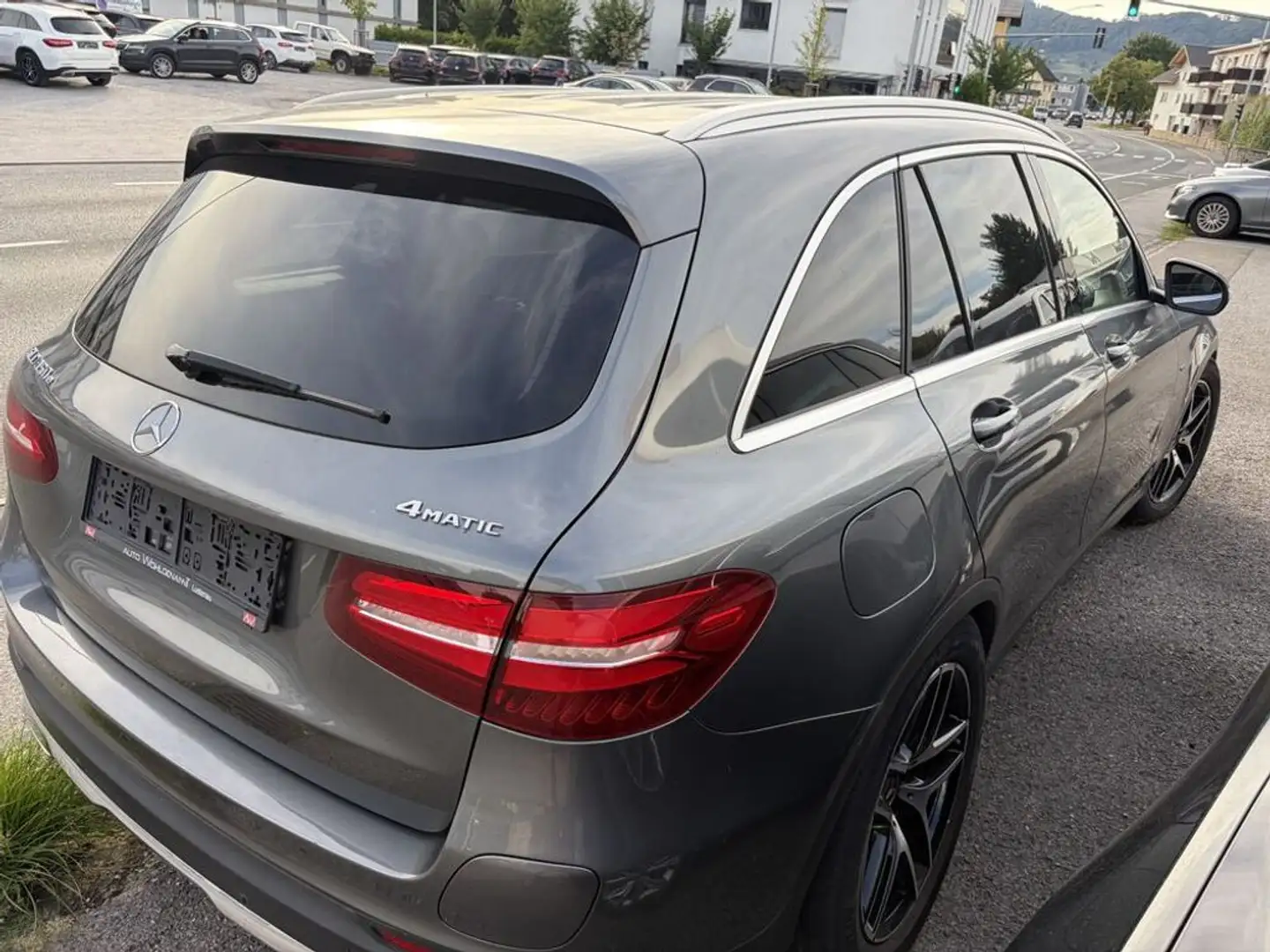 Mercedes-Benz GLC 350 e 4Matic (253.954) Grau - 2