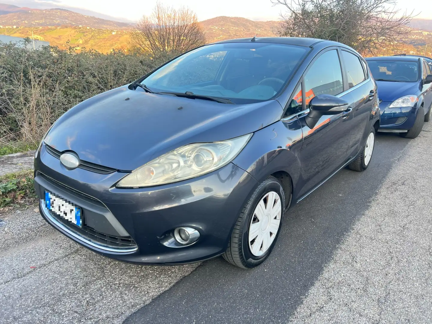 Ford Fiesta 1.4 TDCi 68CV 5 porte Titanium Grijs - 1