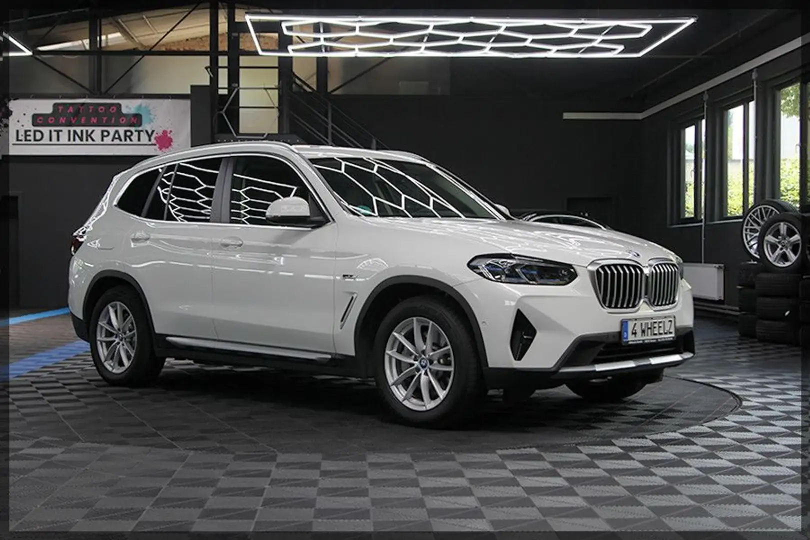 BMW X3 xDrive30e AT NAVI / PANO / CAM / LEDER Blanc - 1