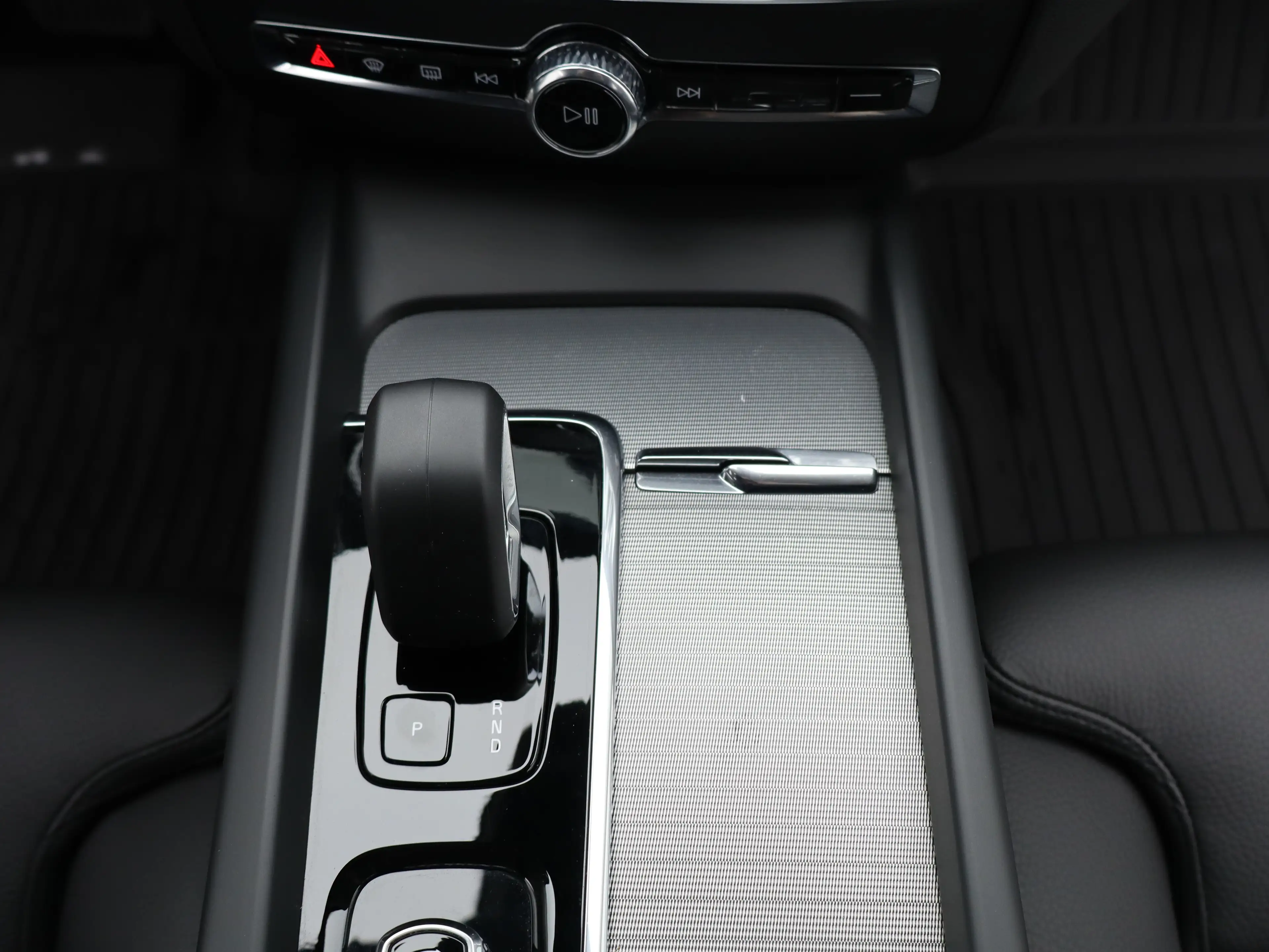 Volvo V60 2.0 B4 Plus Dark | Achteruitrijcamera | Stoelverwa — photo 8