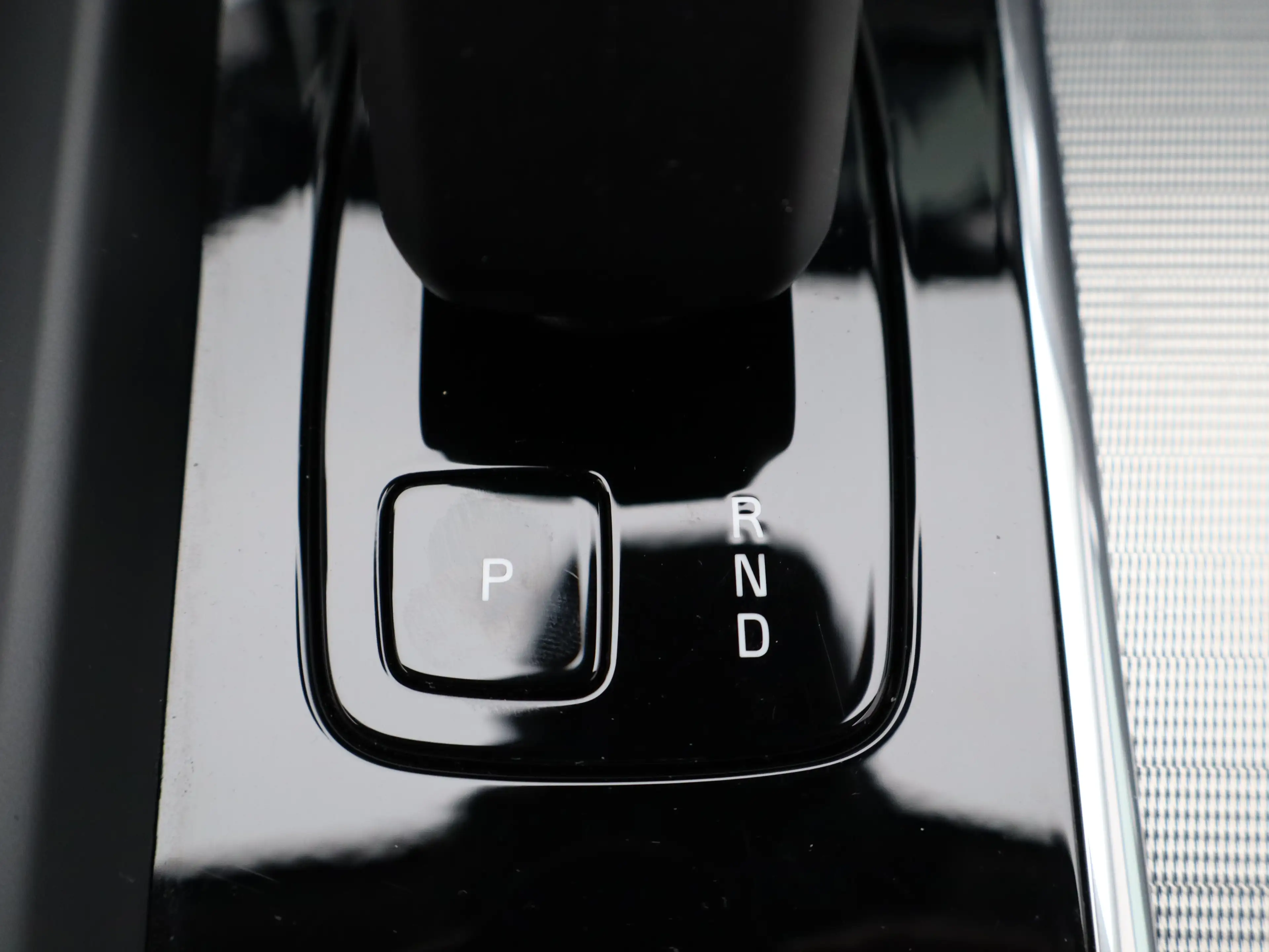 Volvo V60 2.0 B4 Plus Dark | Achteruitrijcamera | Stoelverwa — photo 30