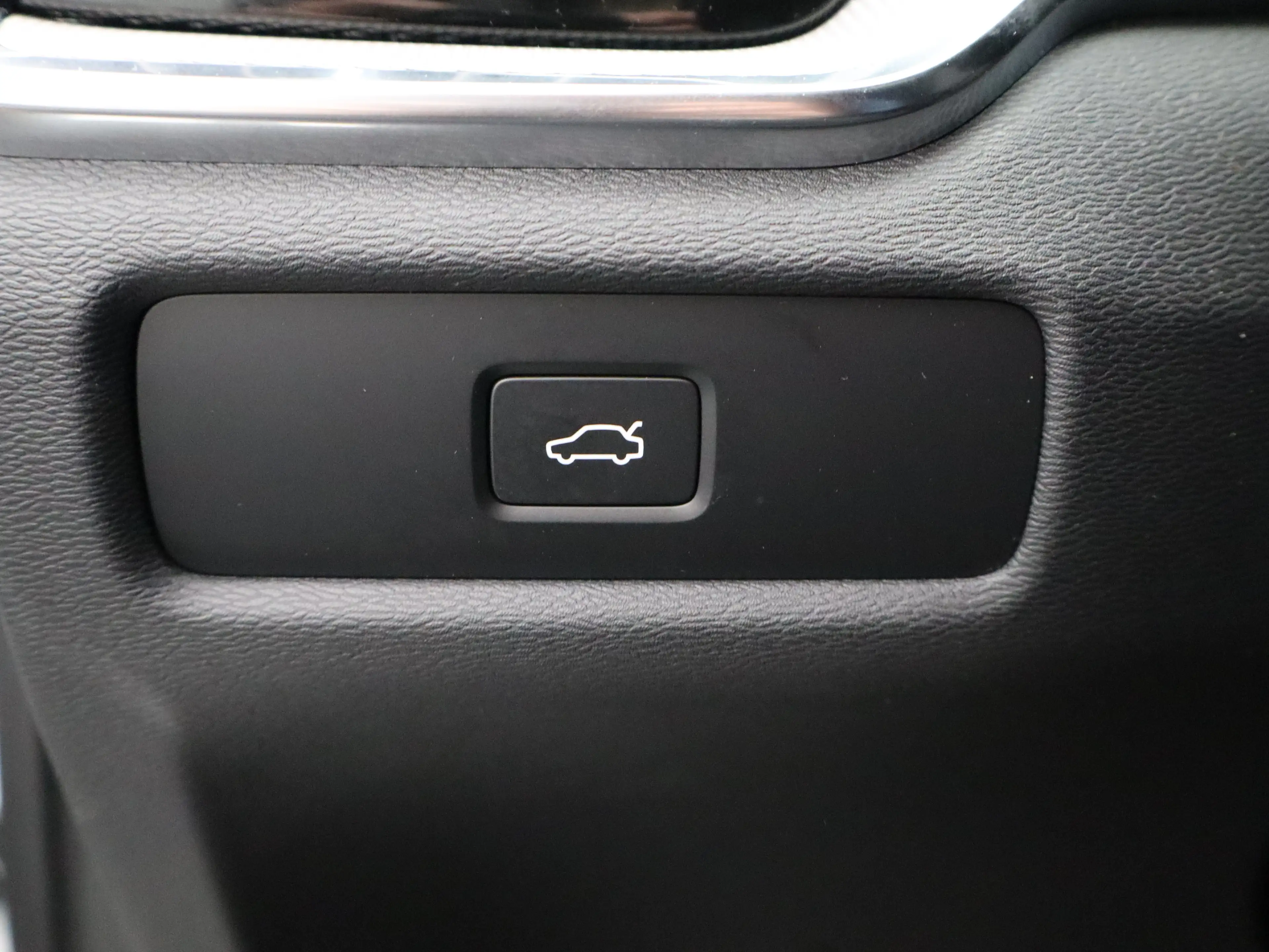 Volvo V60 2.0 B4 Plus Dark | Achteruitrijcamera | Stoelverwa — photo 33