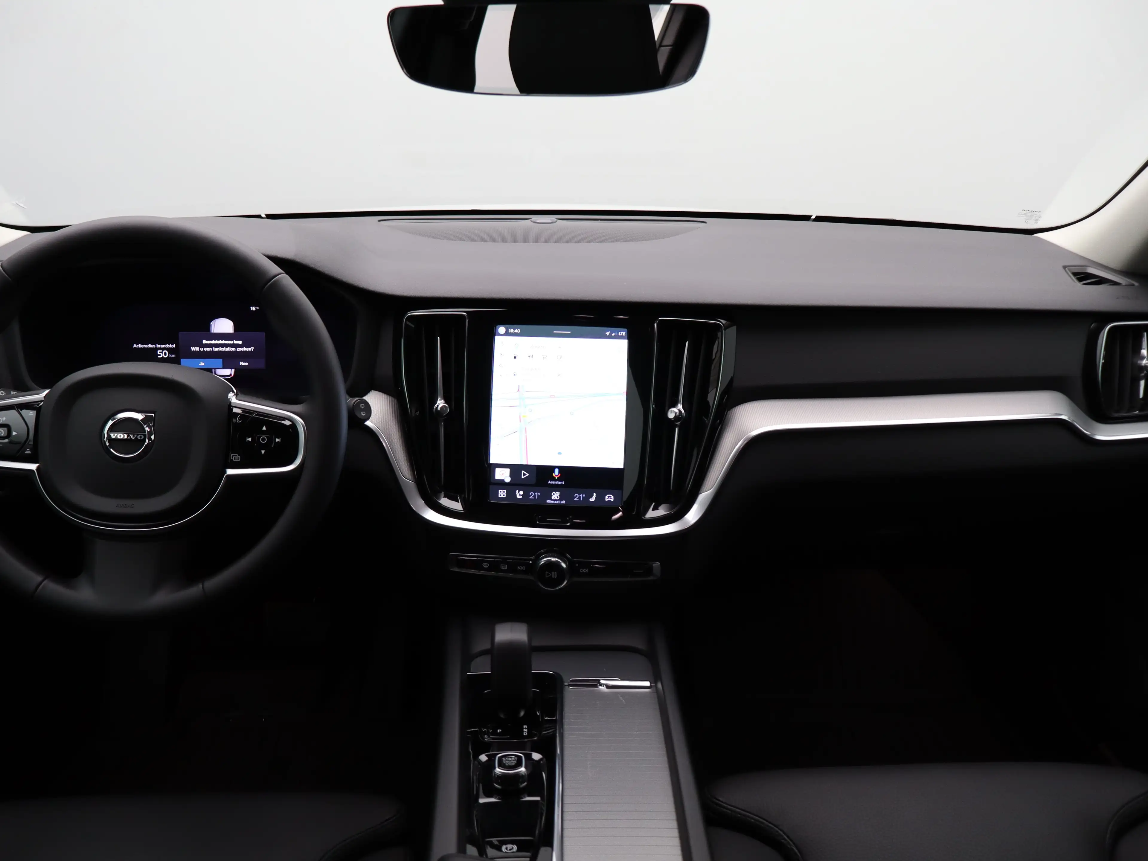 Volvo V60 2.0 B4 Plus Dark | Achteruitrijcamera | Stoelverwa — photo 42