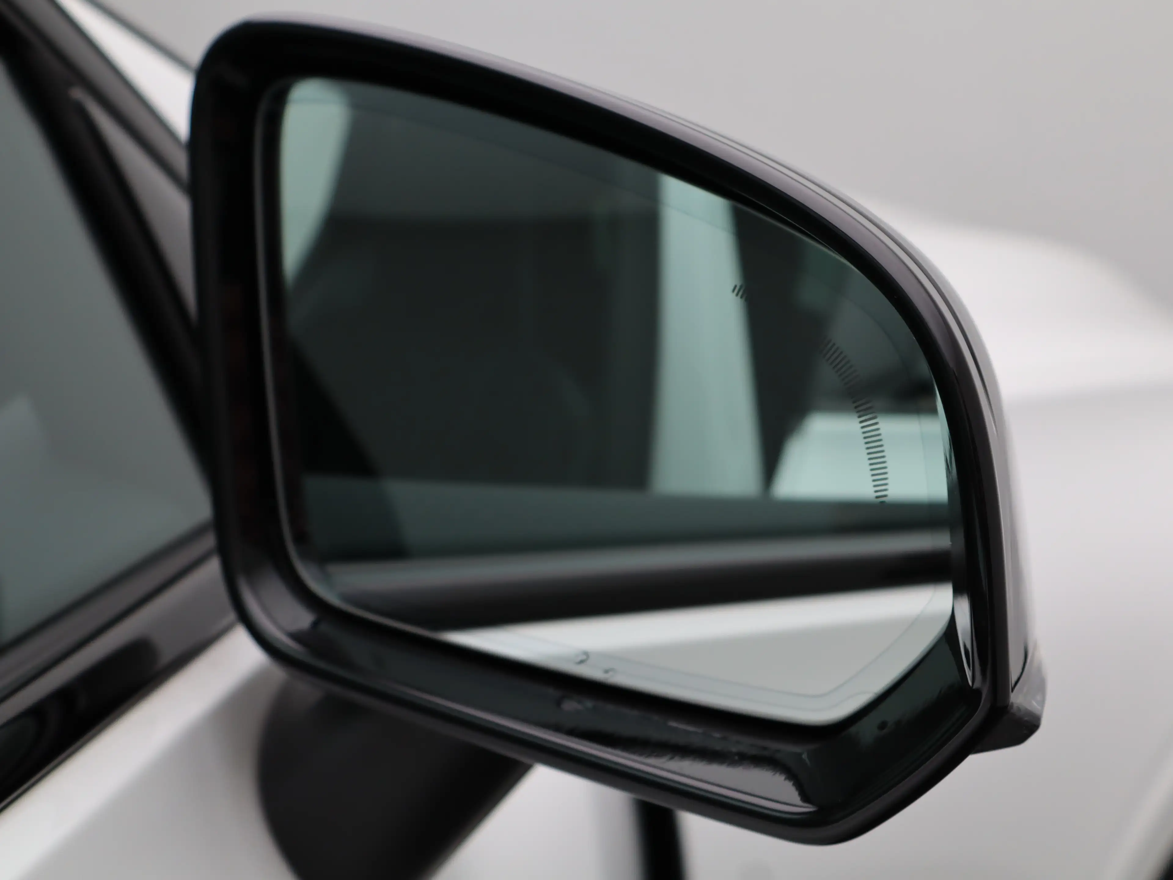 Volvo V60 2.0 B4 Plus Dark | Achteruitrijcamera | Stoelverwa — photo 40