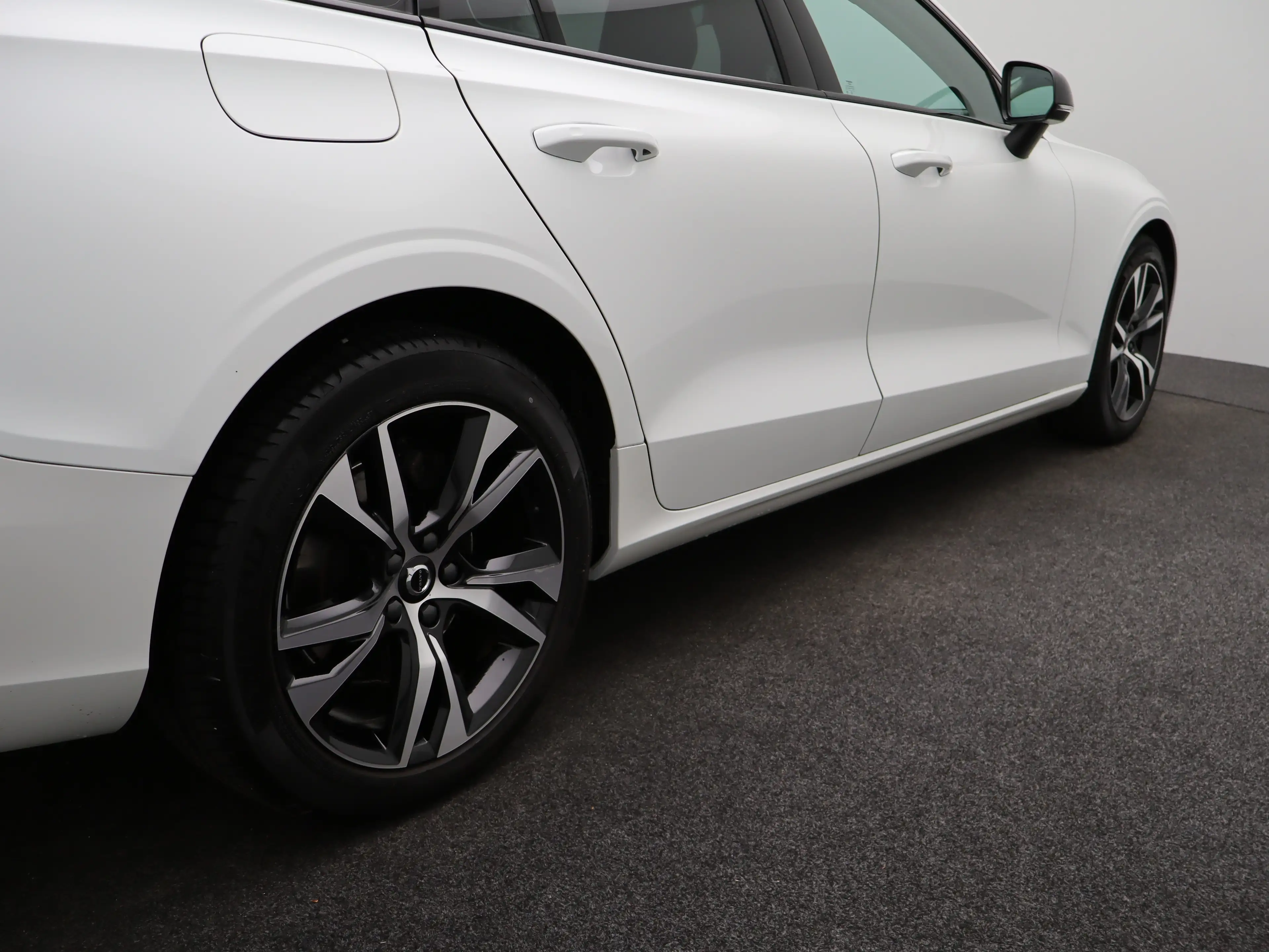 Volvo V60 2.0 B4 Plus Dark | Achteruitrijcamera | Stoelverwa — photo 49
