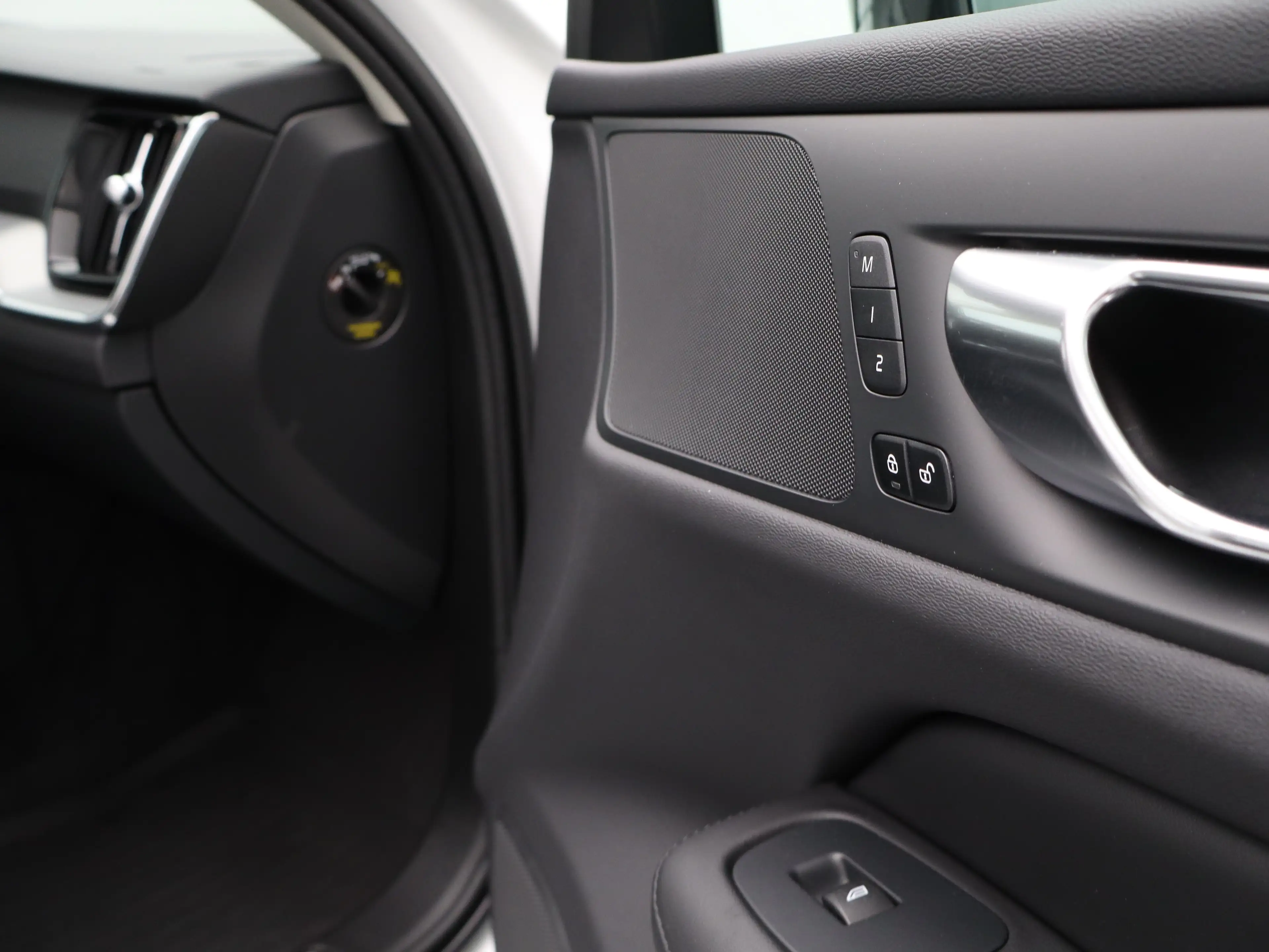 Volvo V60 2.0 B4 Plus Dark | Achteruitrijcamera | Stoelverwa — photo 39
