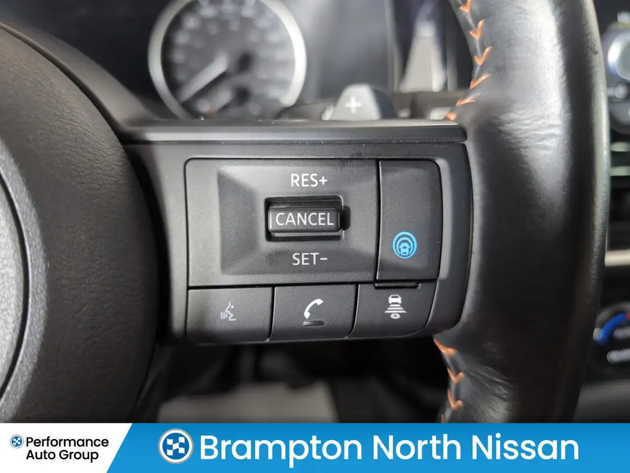 Nissan Pathfinder photo Nissan Pathfinder