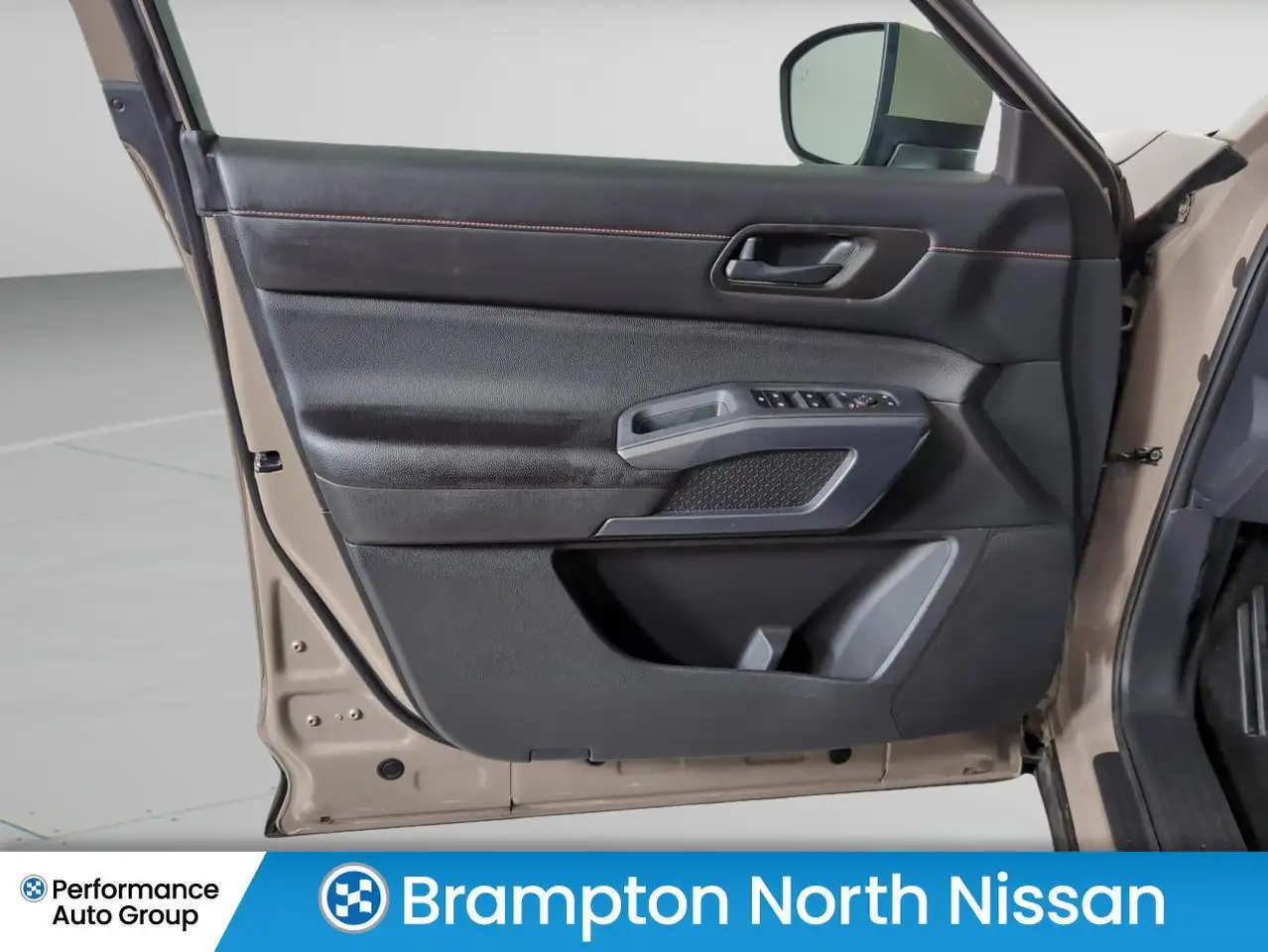 Nissan Pathfinder photo Nissan Pathfinder