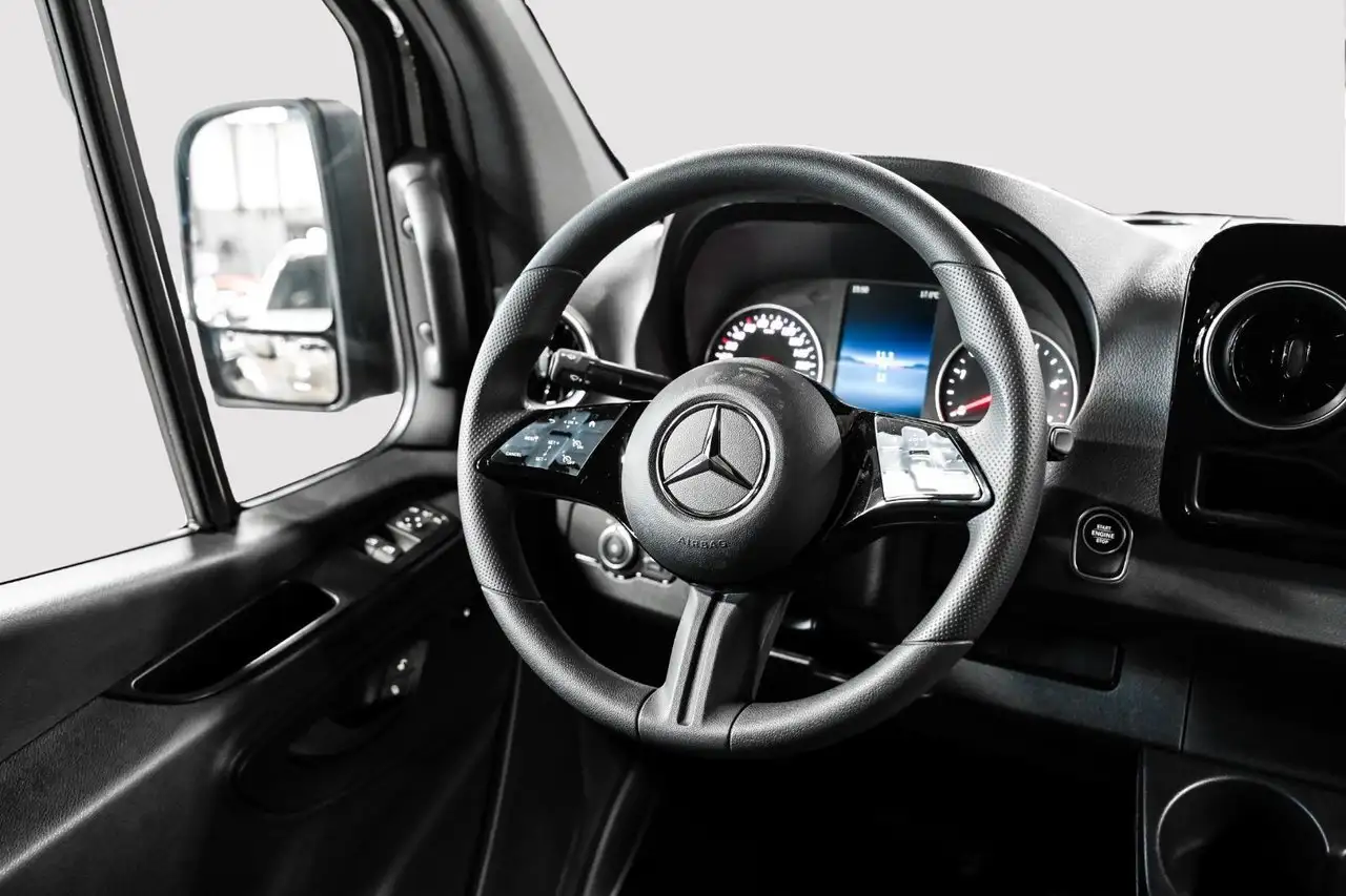 Mercedes-Benz Sprinter снимка Mercedes-Benz Sprinter