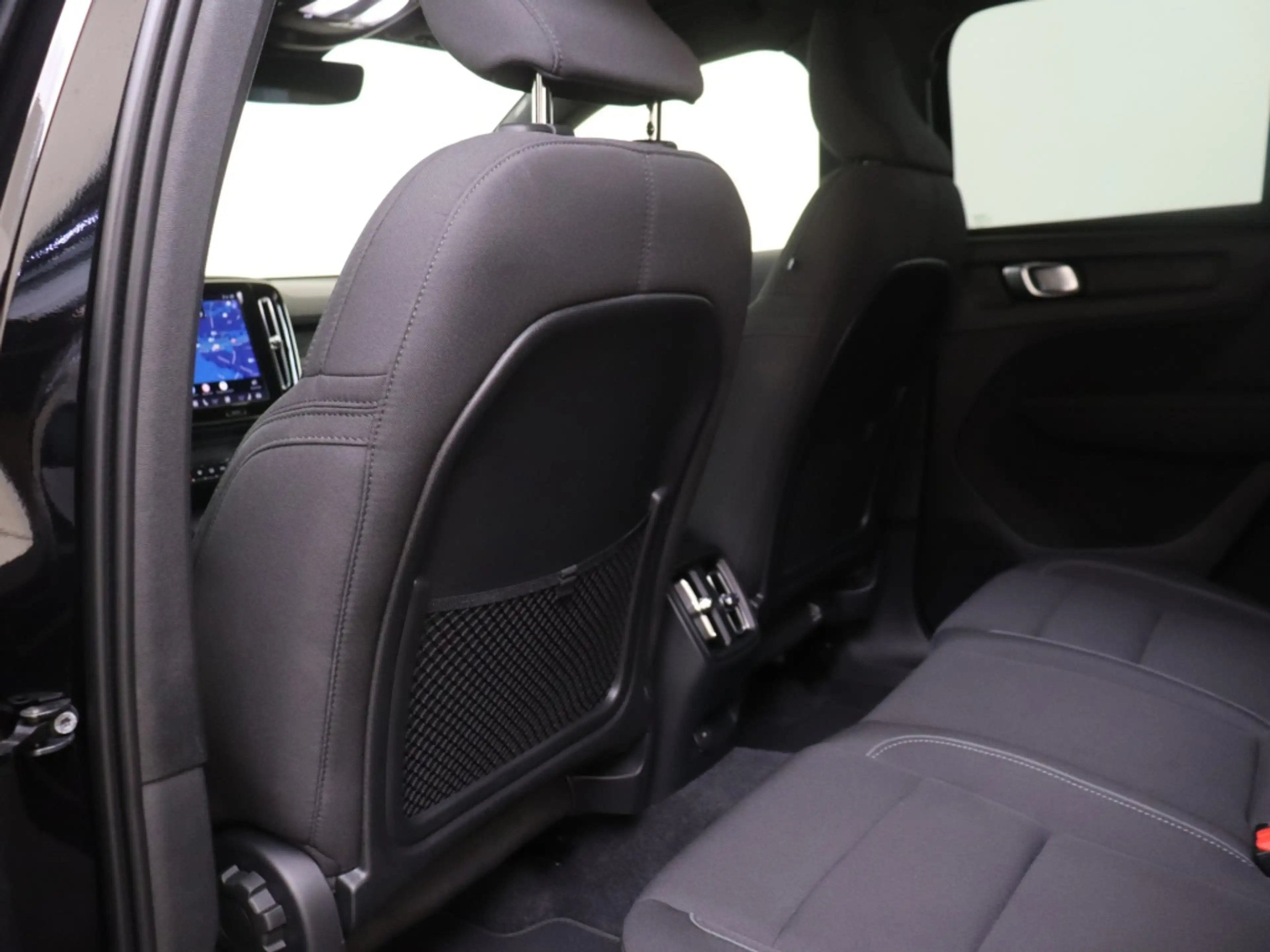 Volvo EX40 Extended Core 82 kWh | 20” | Privacy glas | — photo 9