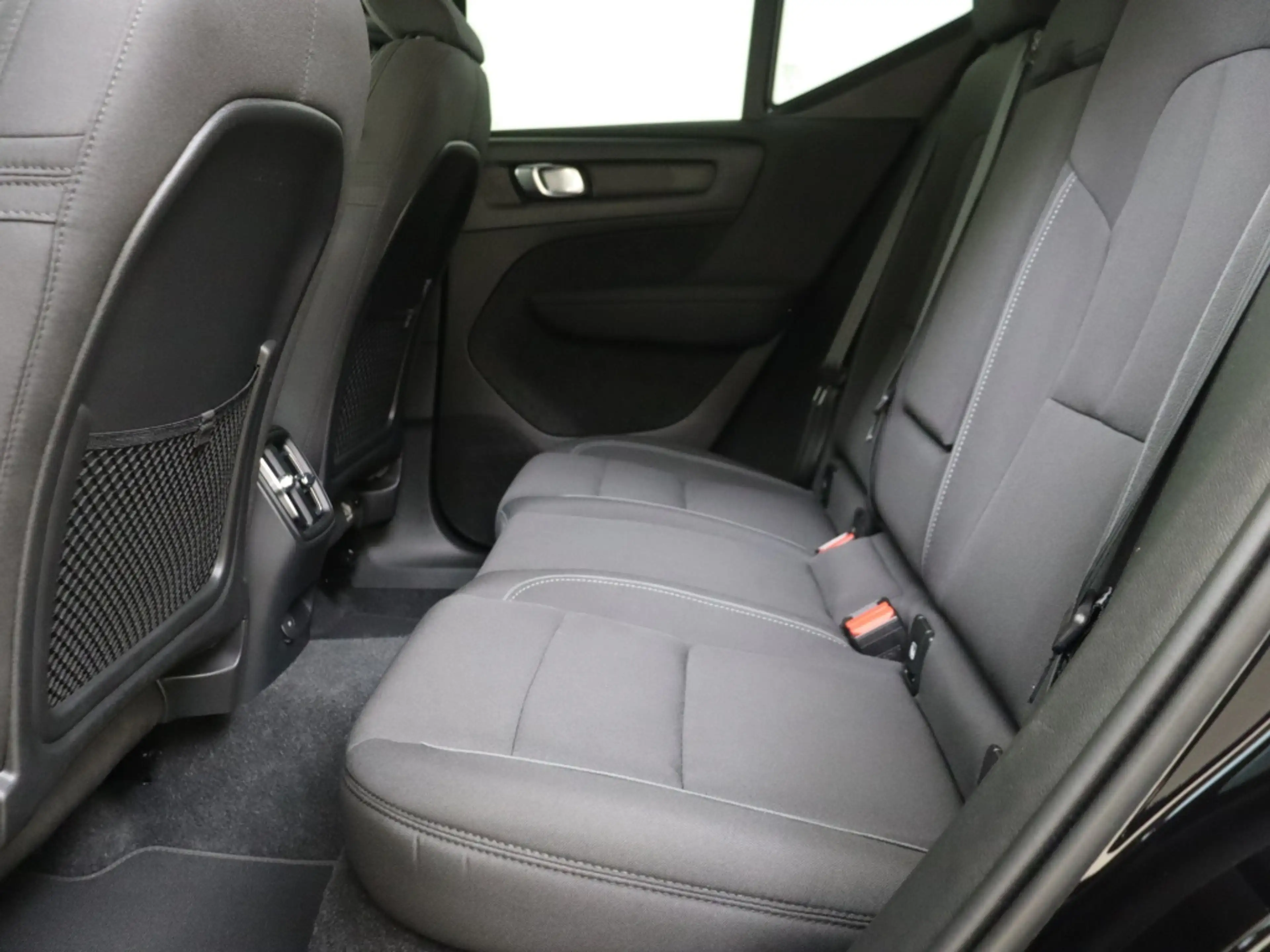 Volvo EX40 Extended Core 82 kWh | 20” | Privacy glas | — photo 8
