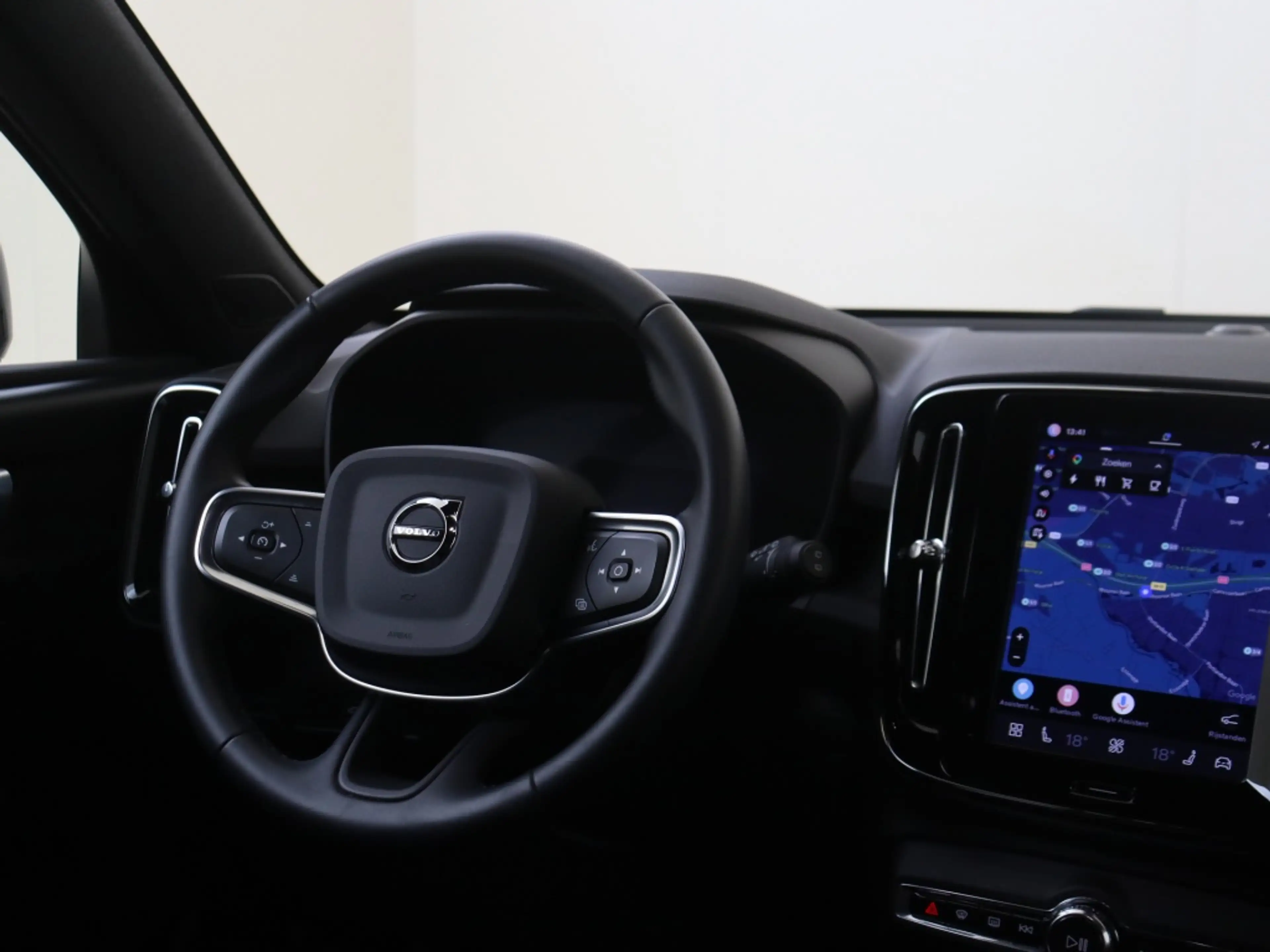 Volvo EX40 Extended Core 82 kWh | 20” | Privacy glas | — photo 11