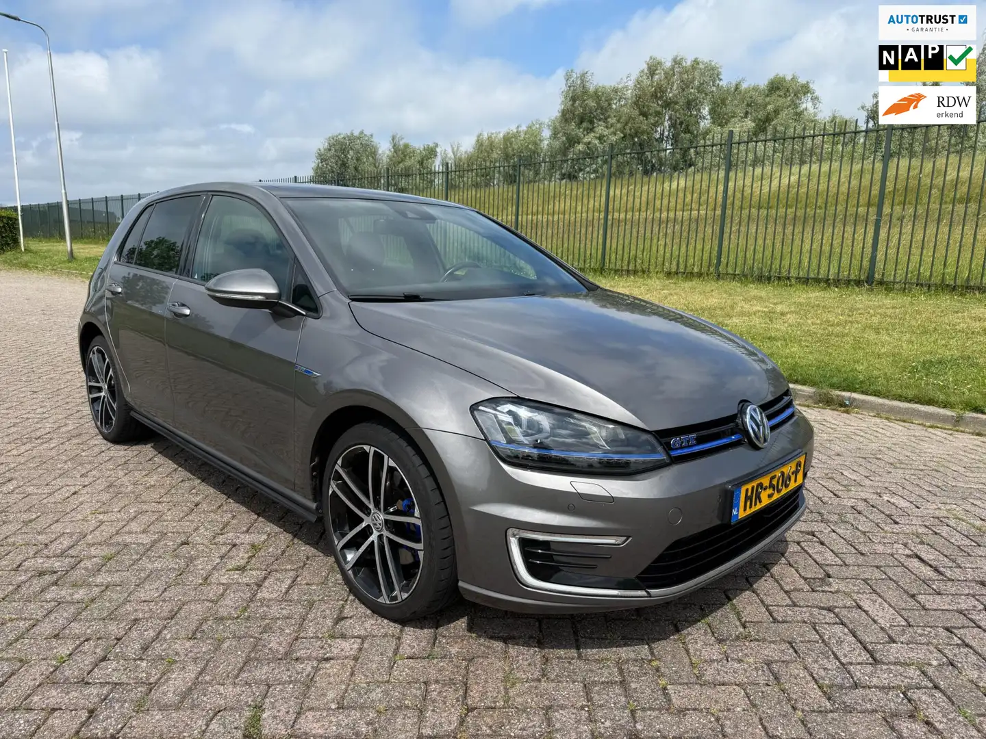 Volkswagen Golf GTE 1.4 TSI Grijs - 1